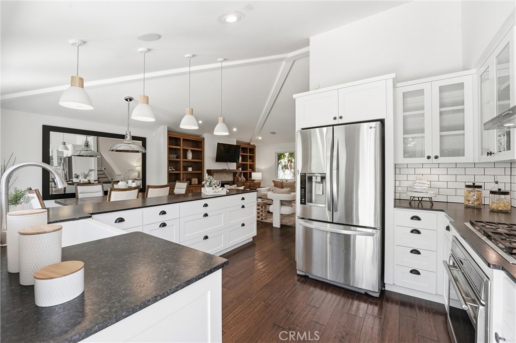 980 Bluebird Canyon