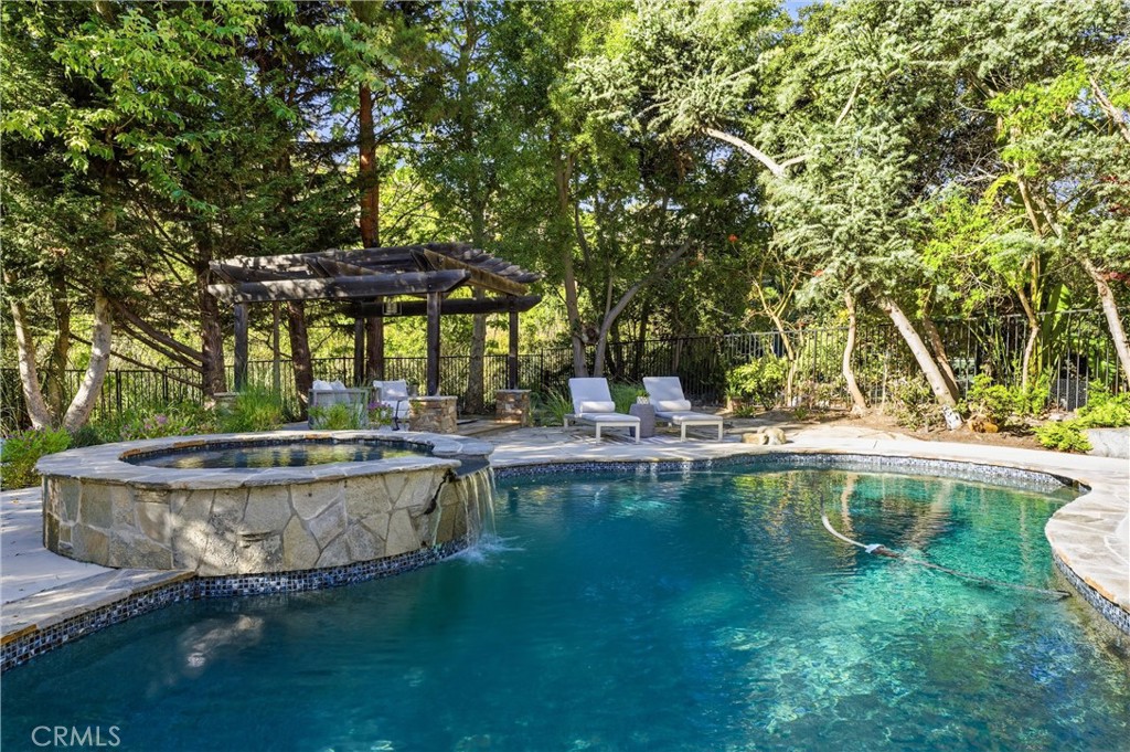 980 Bluebird Canyon