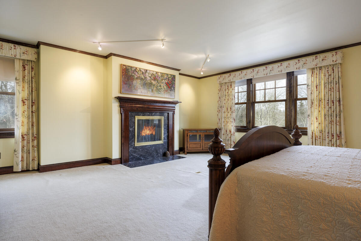 48 Oak Point Road