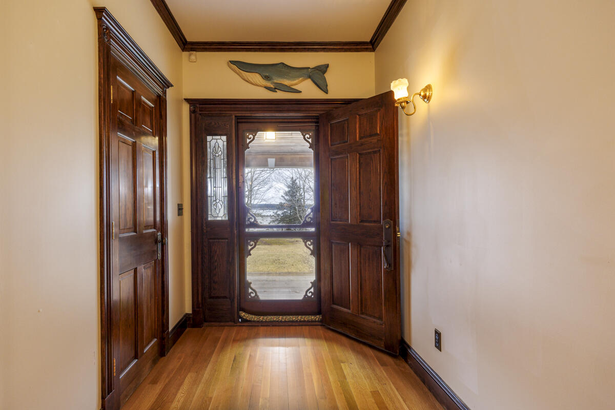 48 Oak Point Road