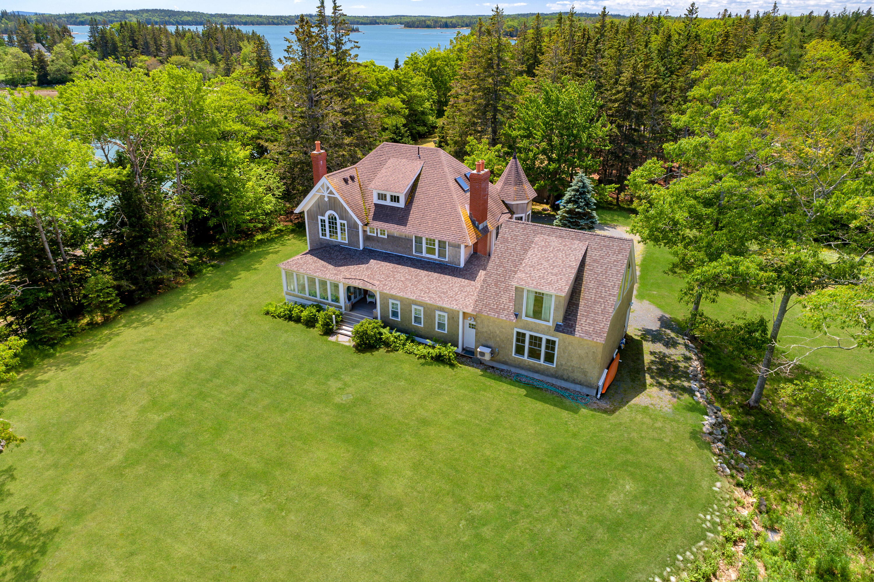 48 Oak Point Road