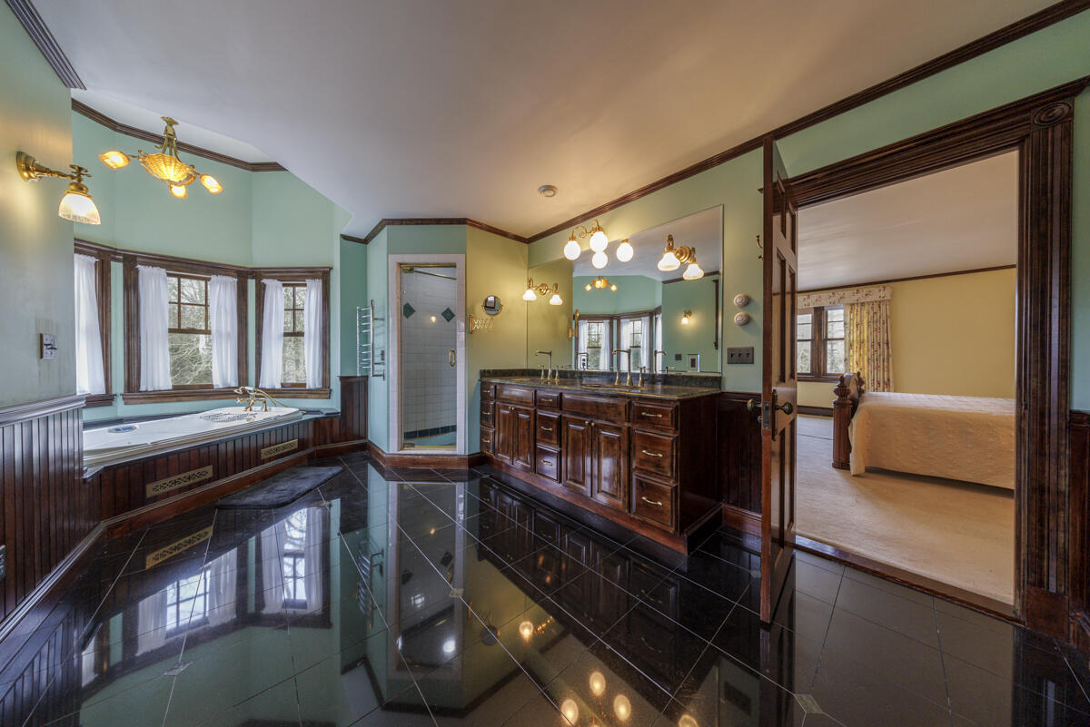 48 Oak Point Road