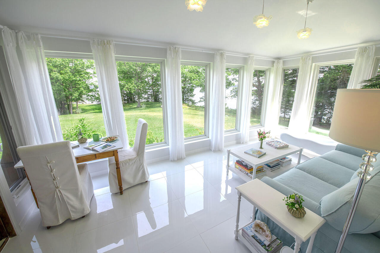 48 Oak Point Road