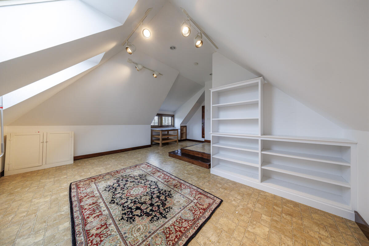 48 Oak Point Road