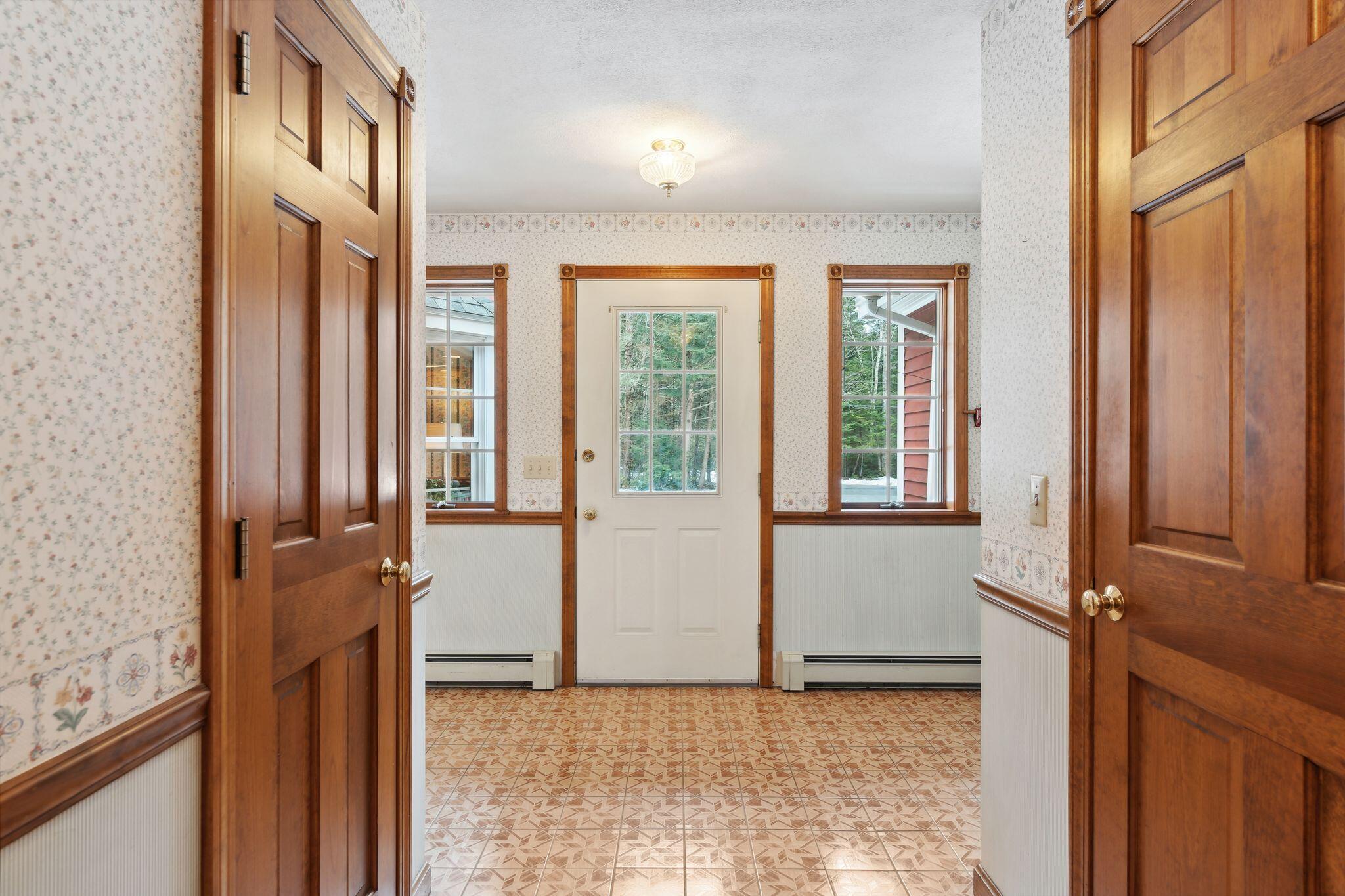 28 Coombs Road