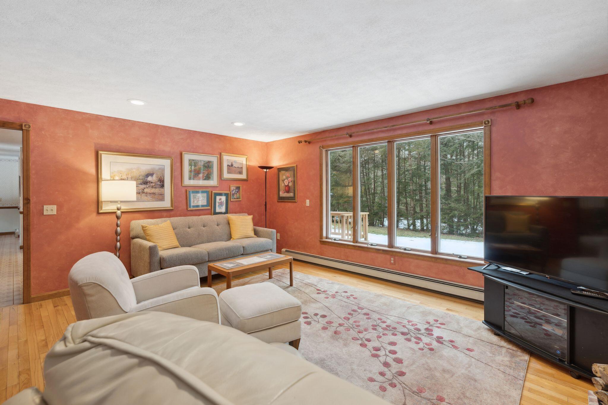 28 Coombs Road