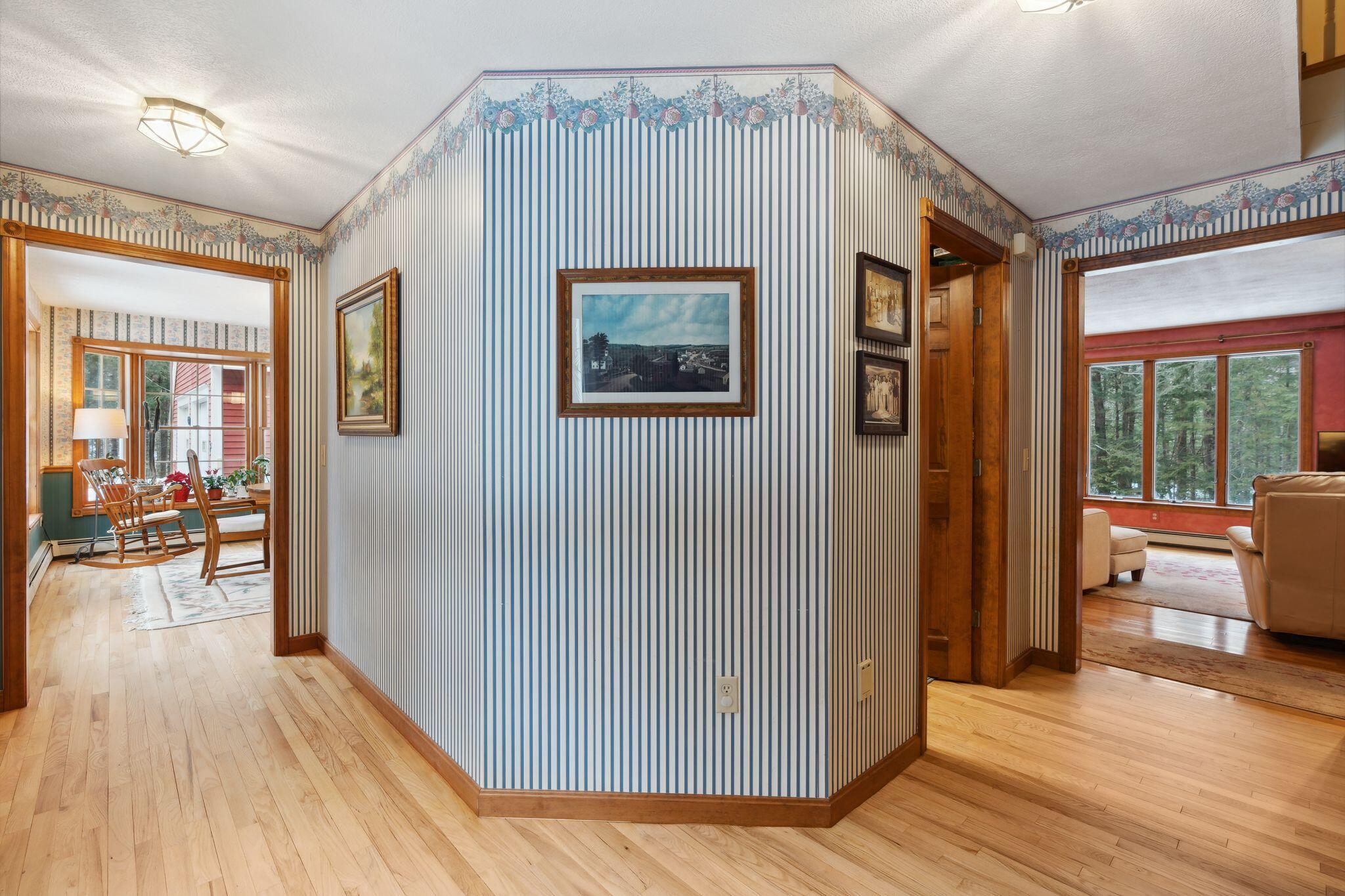 28 Coombs Road