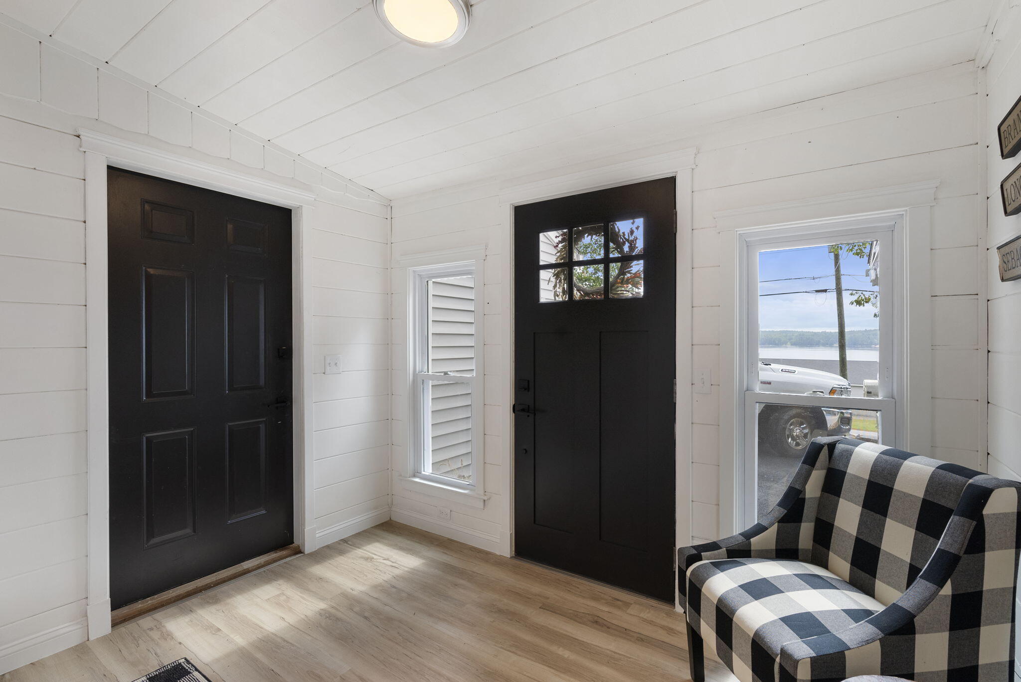 589 Roosevelt Trail