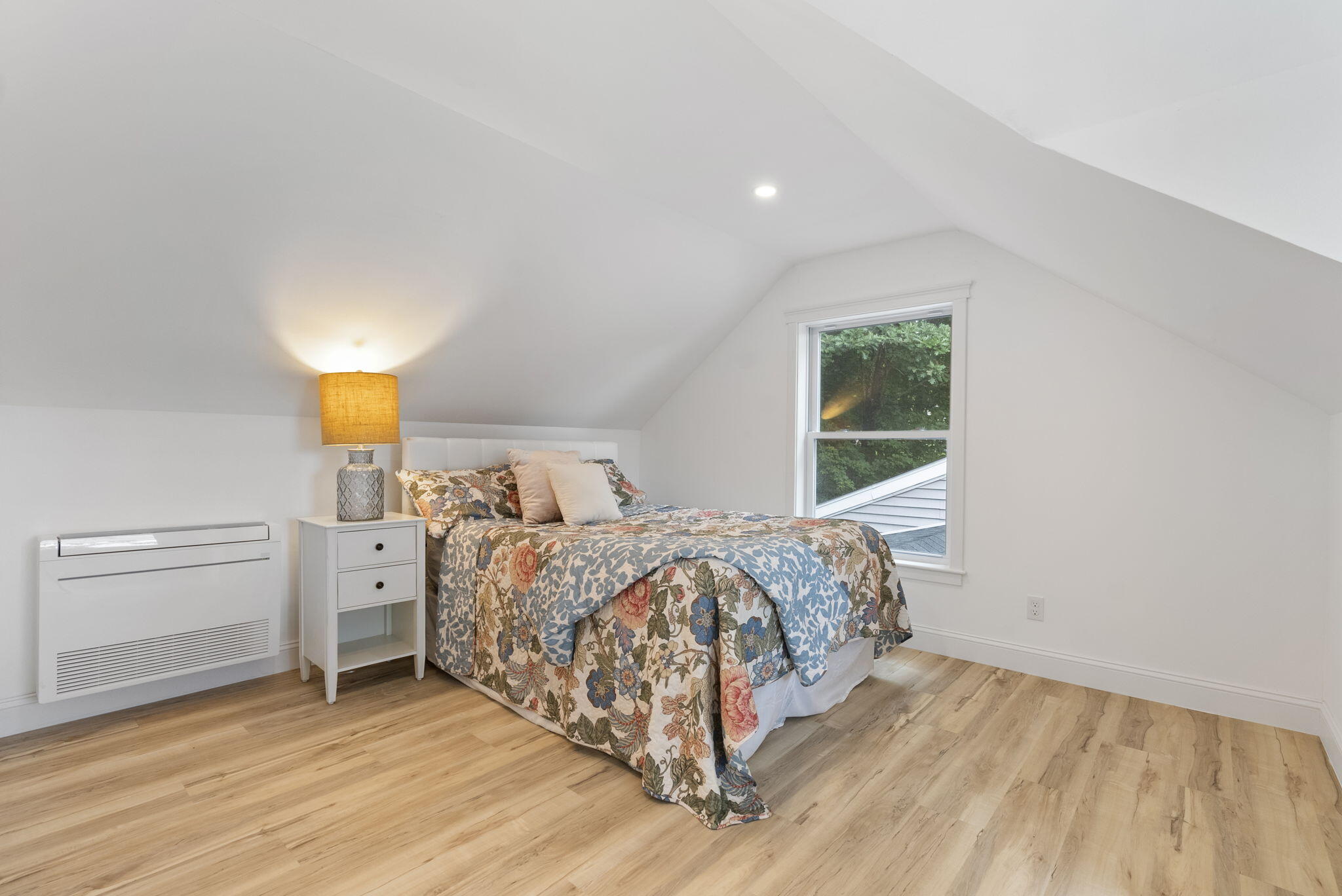589 Roosevelt Trail