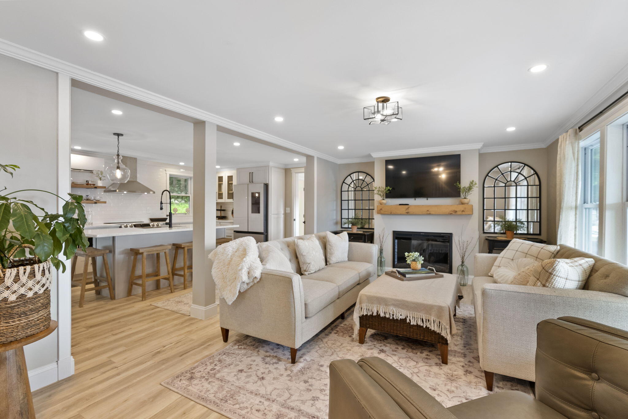 589 Roosevelt Trail