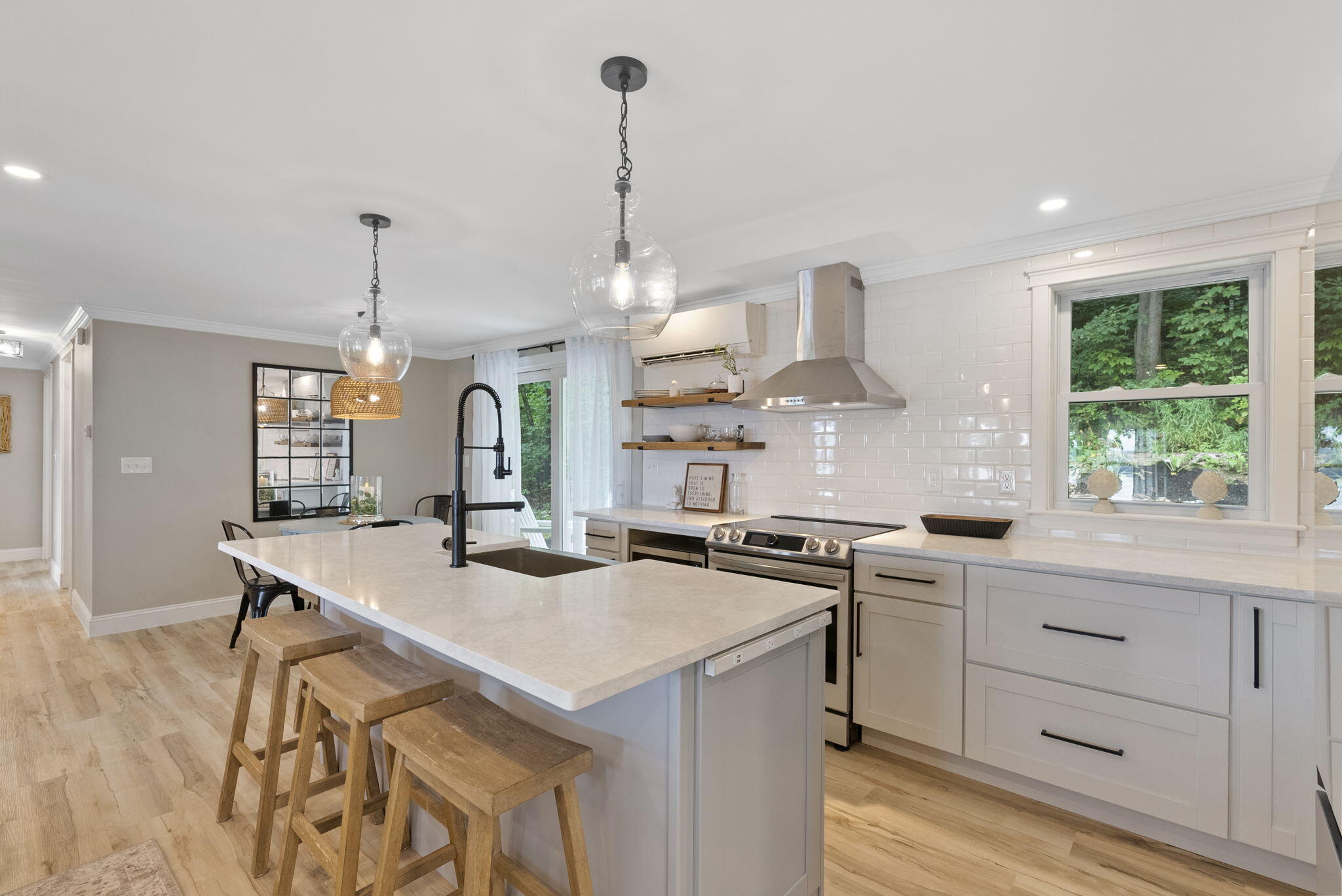 589 Roosevelt Trail