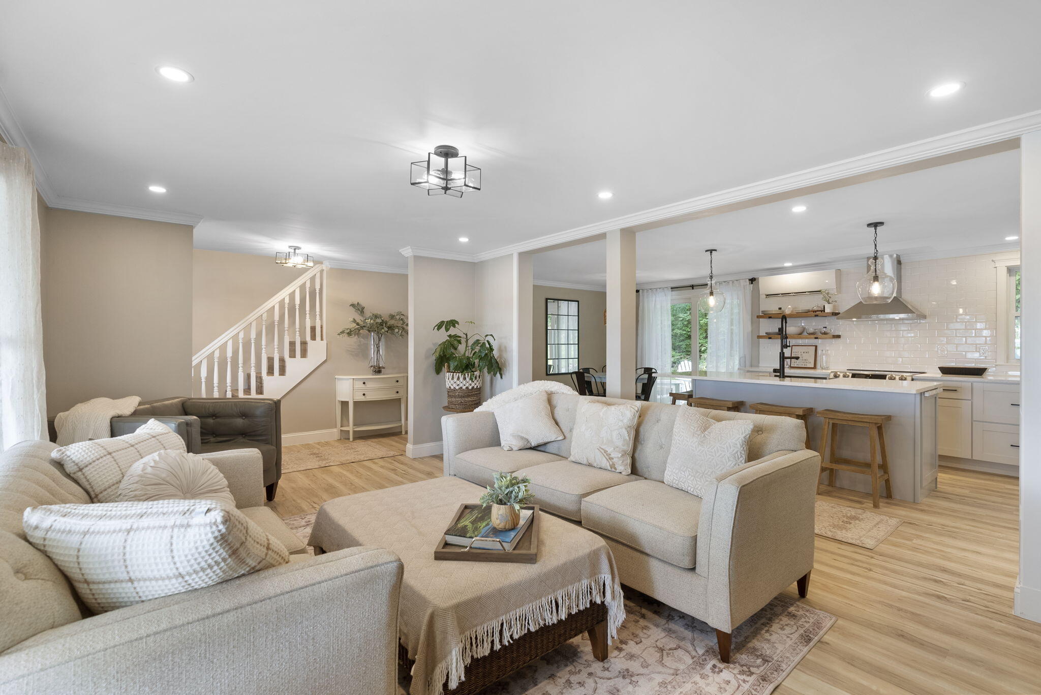 589 Roosevelt Trail