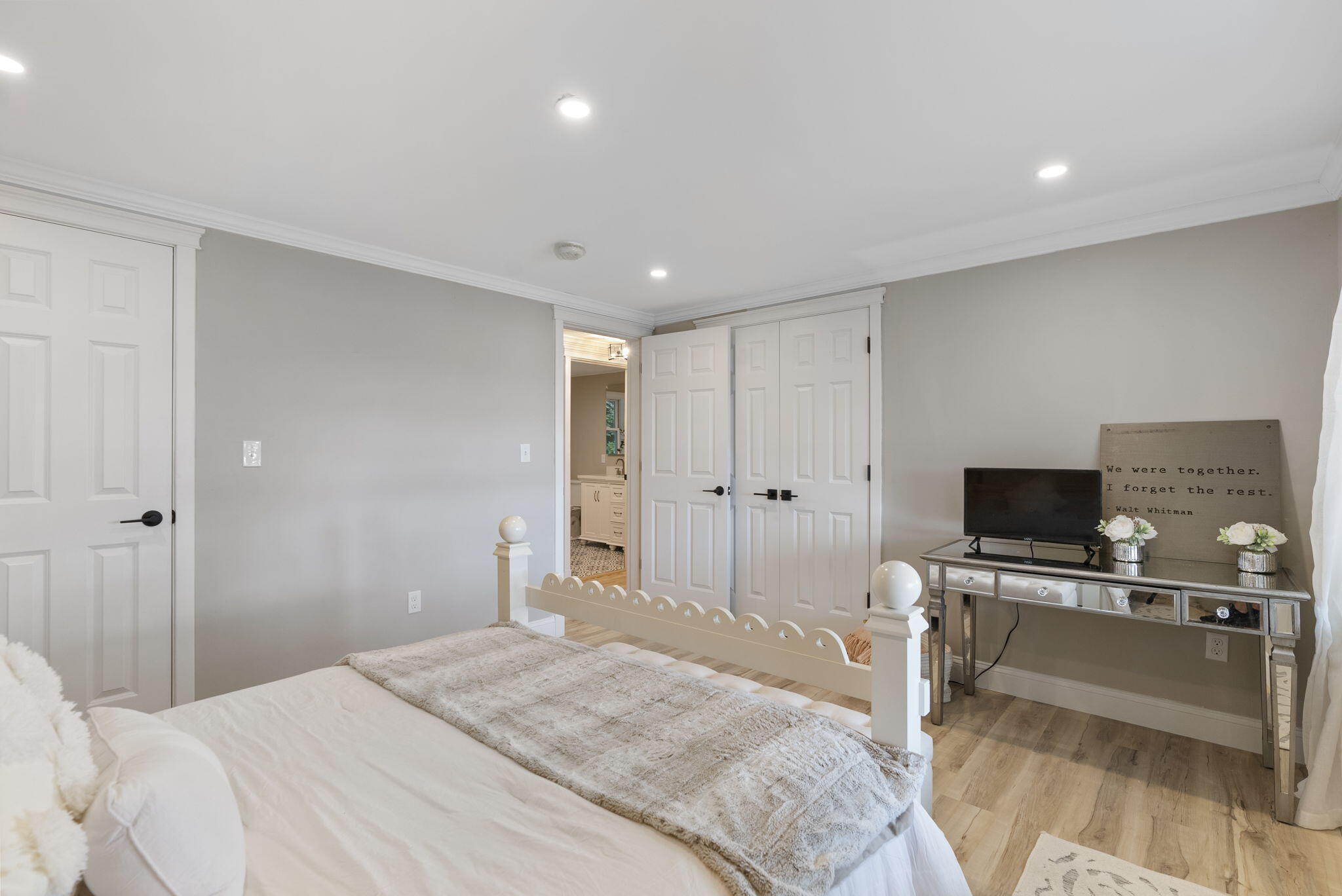589 Roosevelt Trail