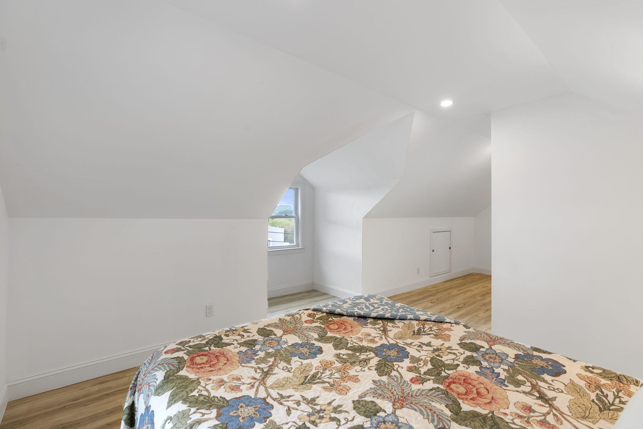 589 Roosevelt Trail