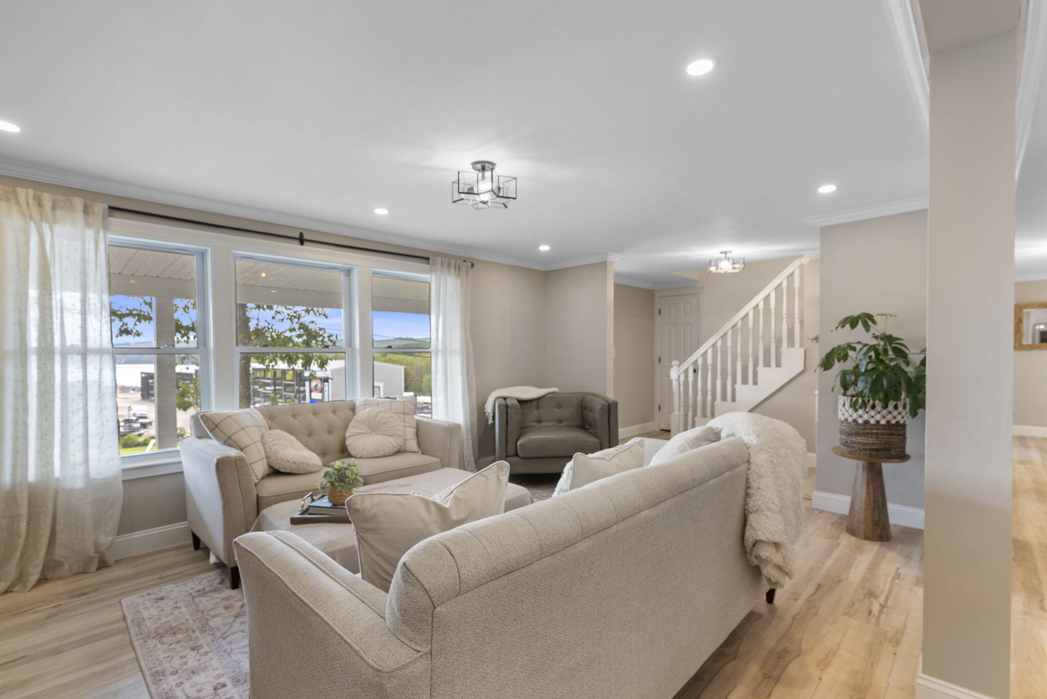 589 Roosevelt Trail