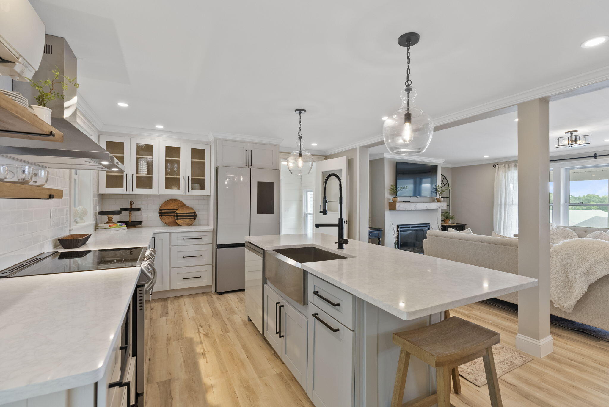 589 Roosevelt Trail