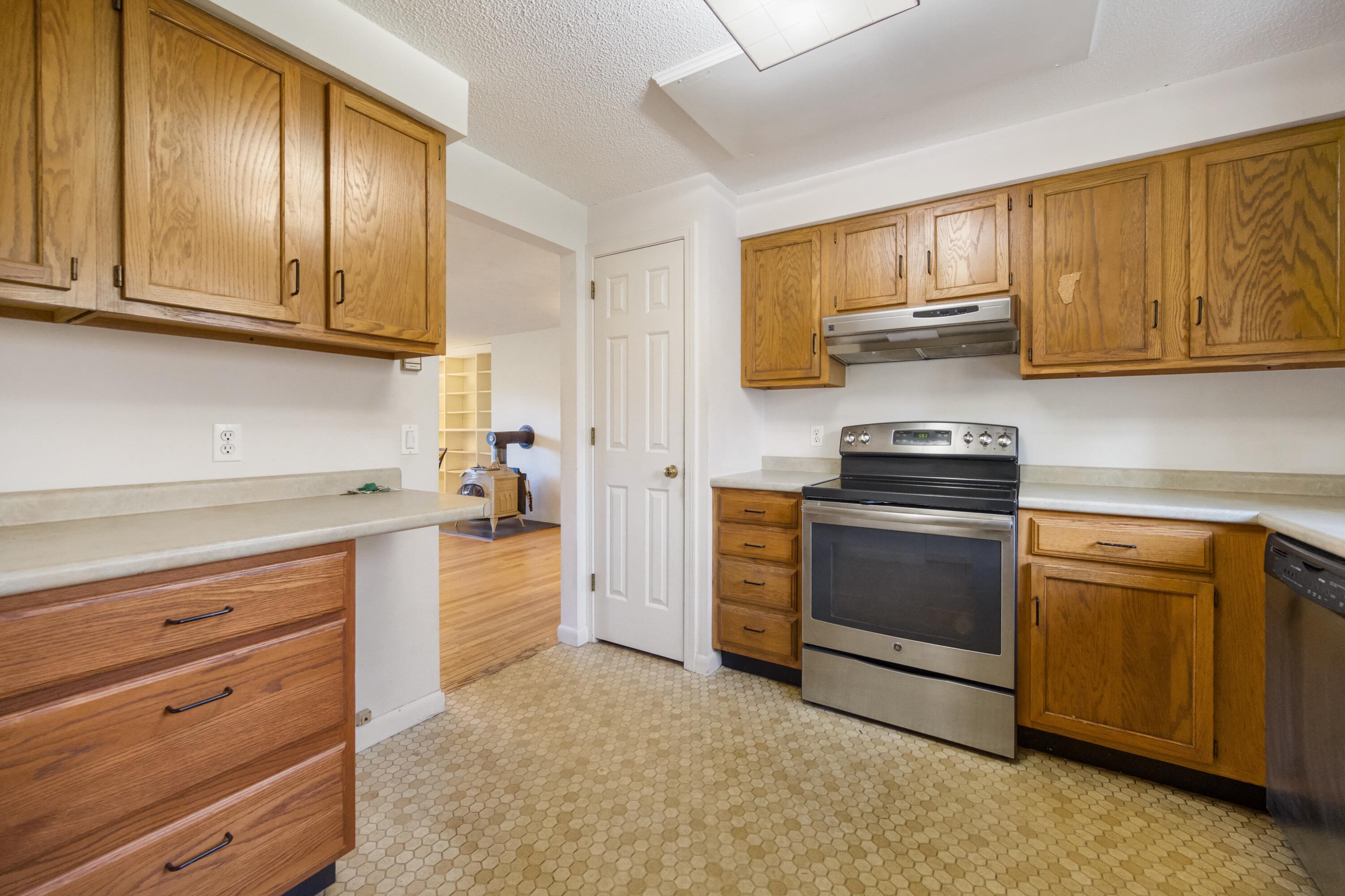 2 Brookmere Way 2