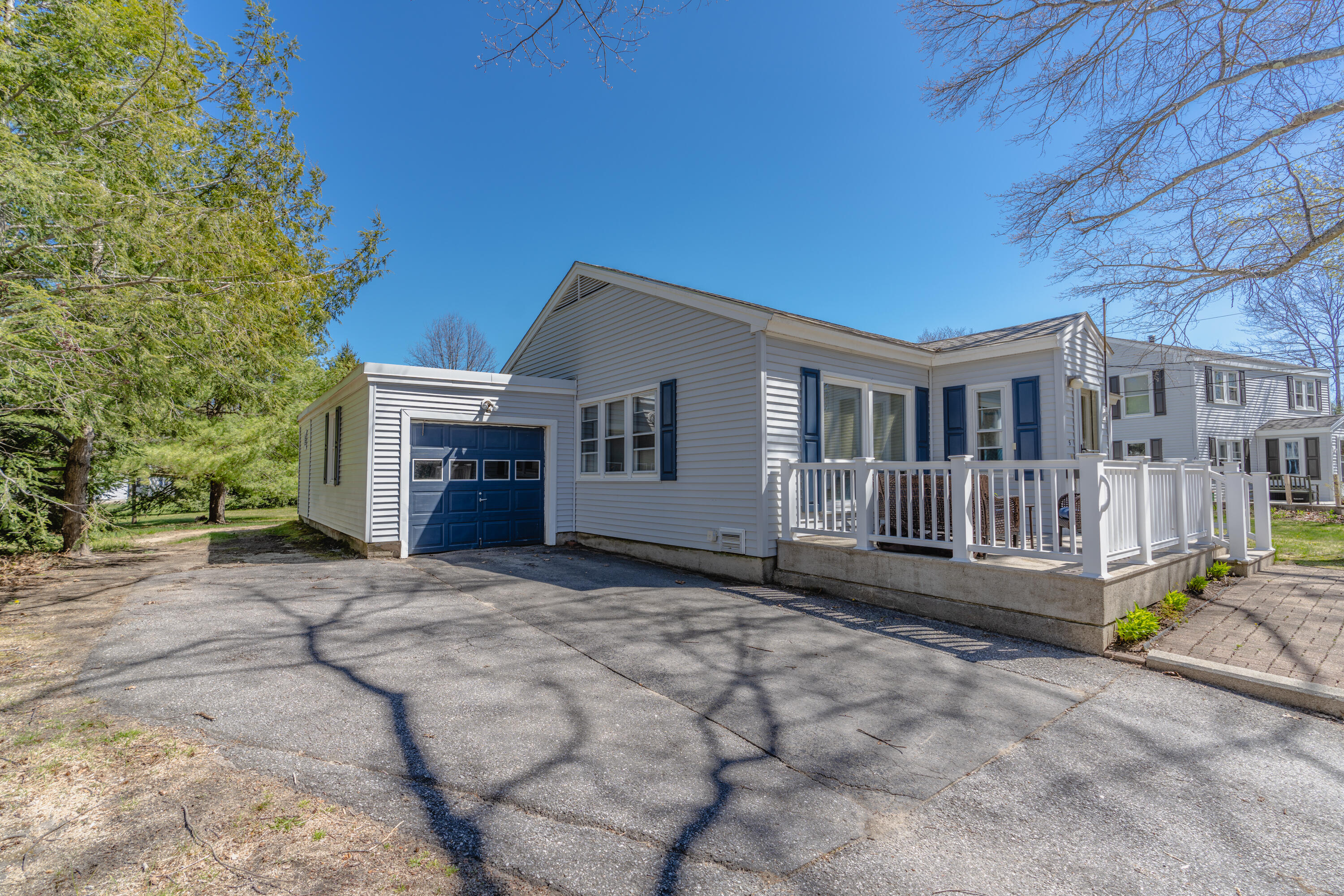 5 Moore Avenue