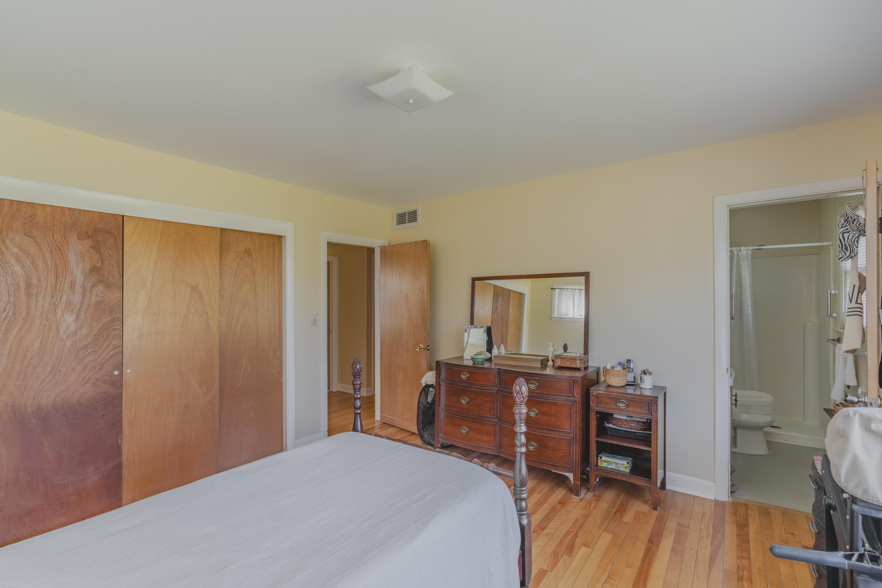 5 Moore Avenue