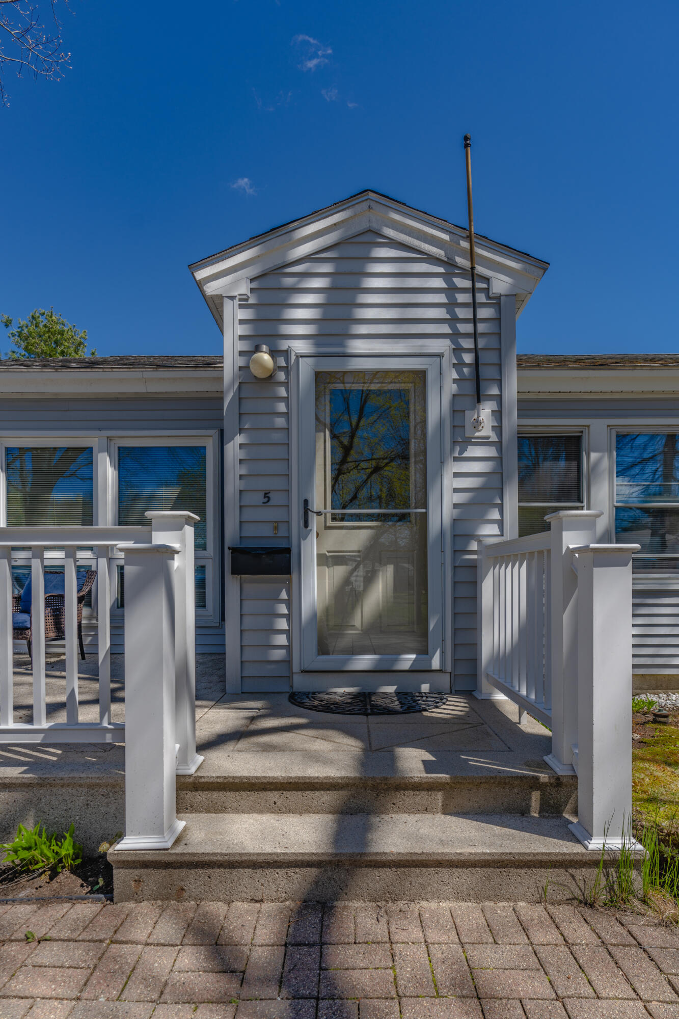 5 Moore Avenue