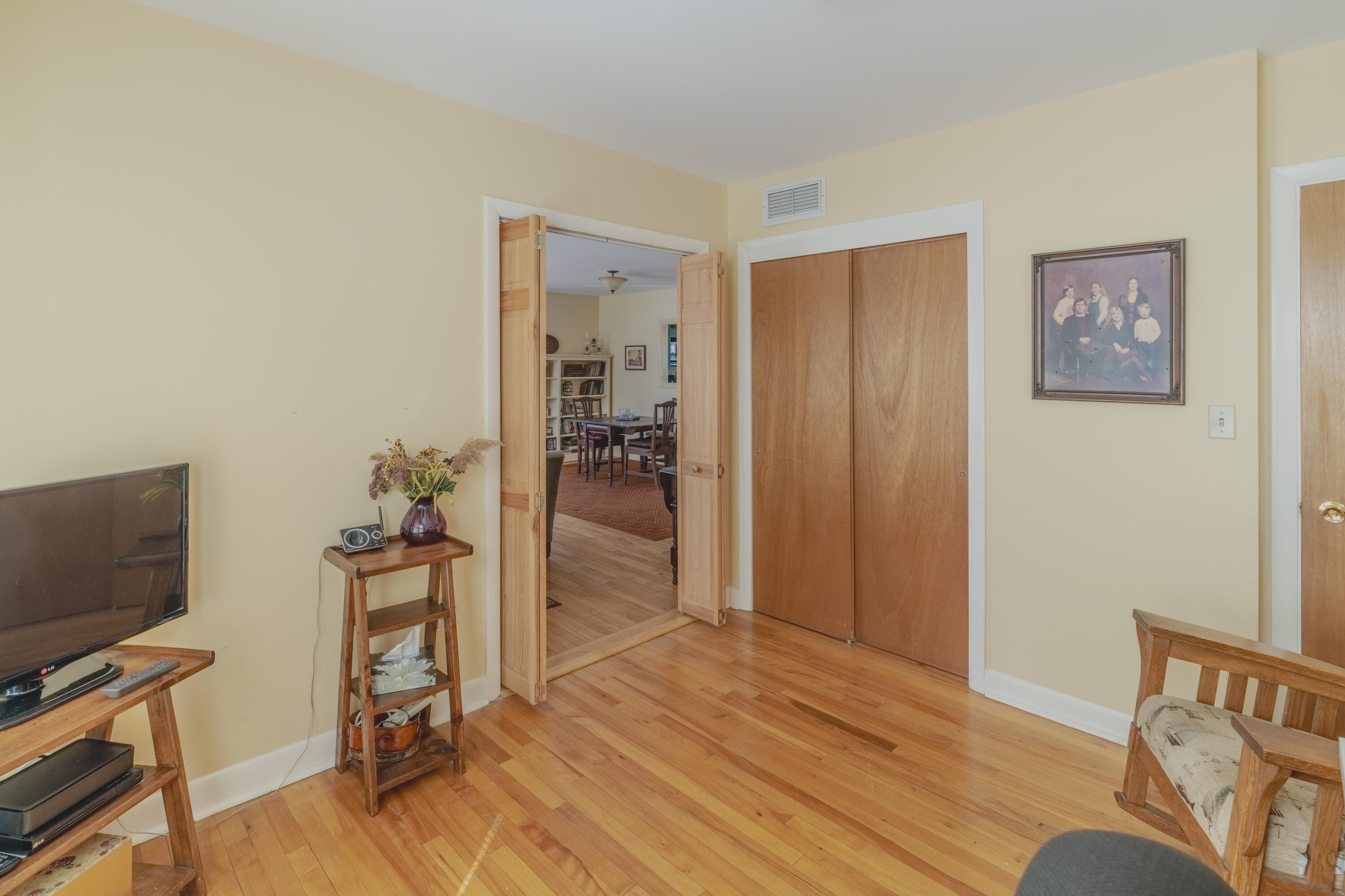 5 Moore Avenue