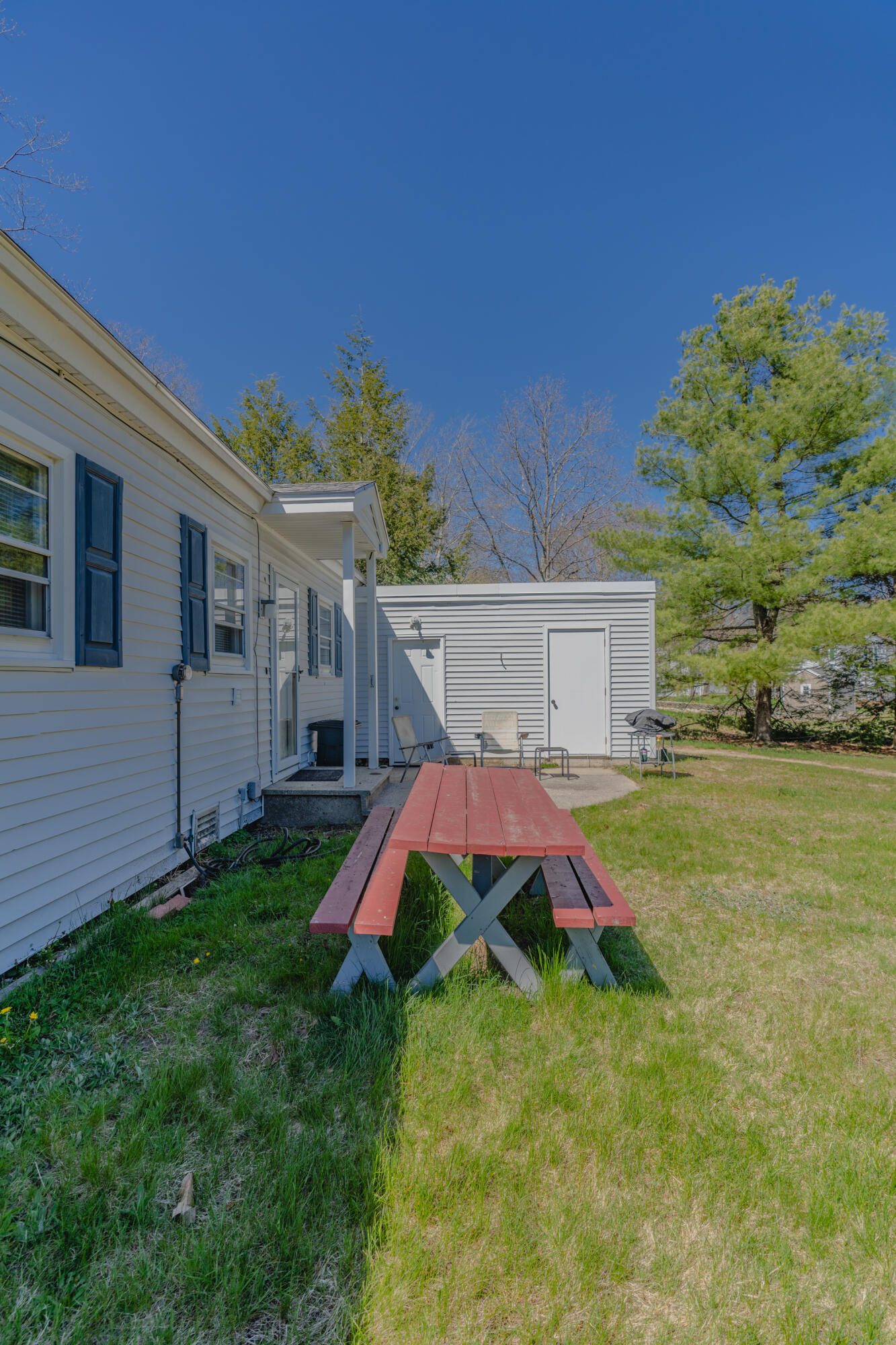 5 Moore Avenue