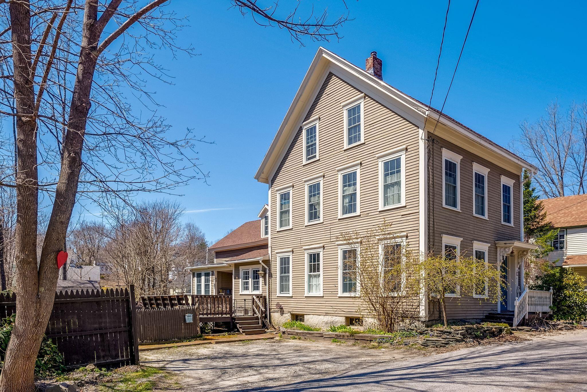 62 Willow Street