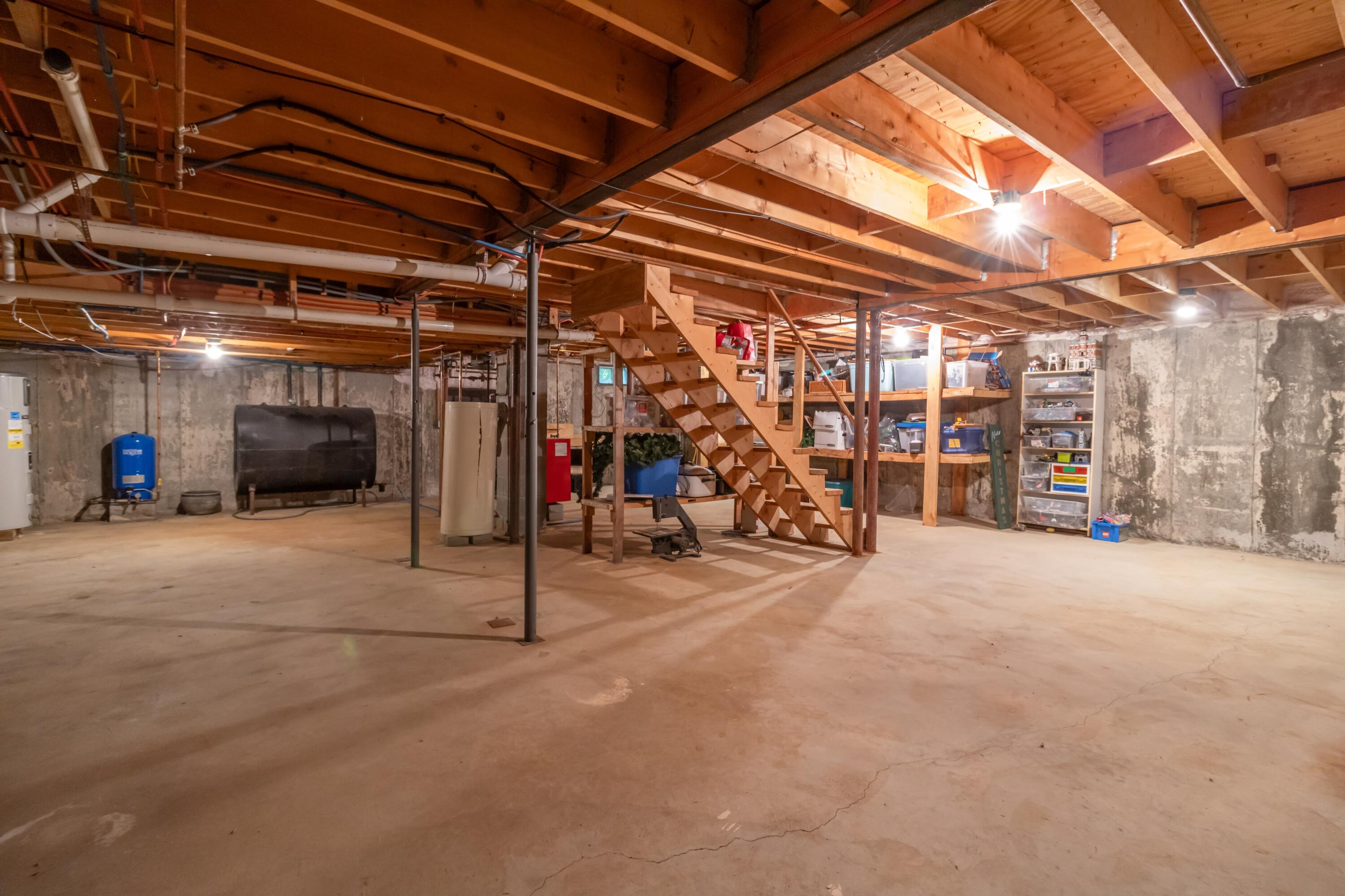 2040 School House Lane