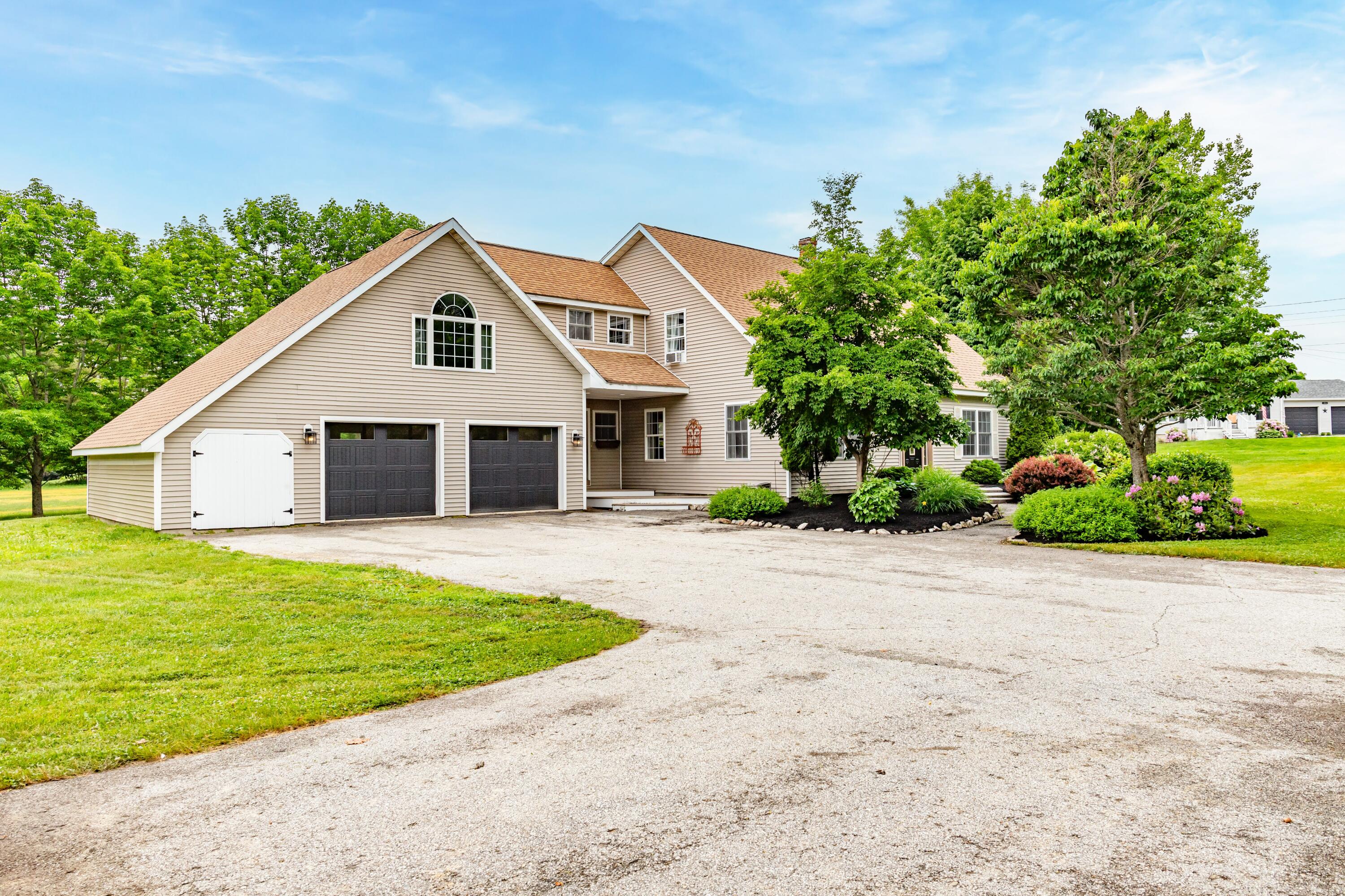 2040 School House Lane