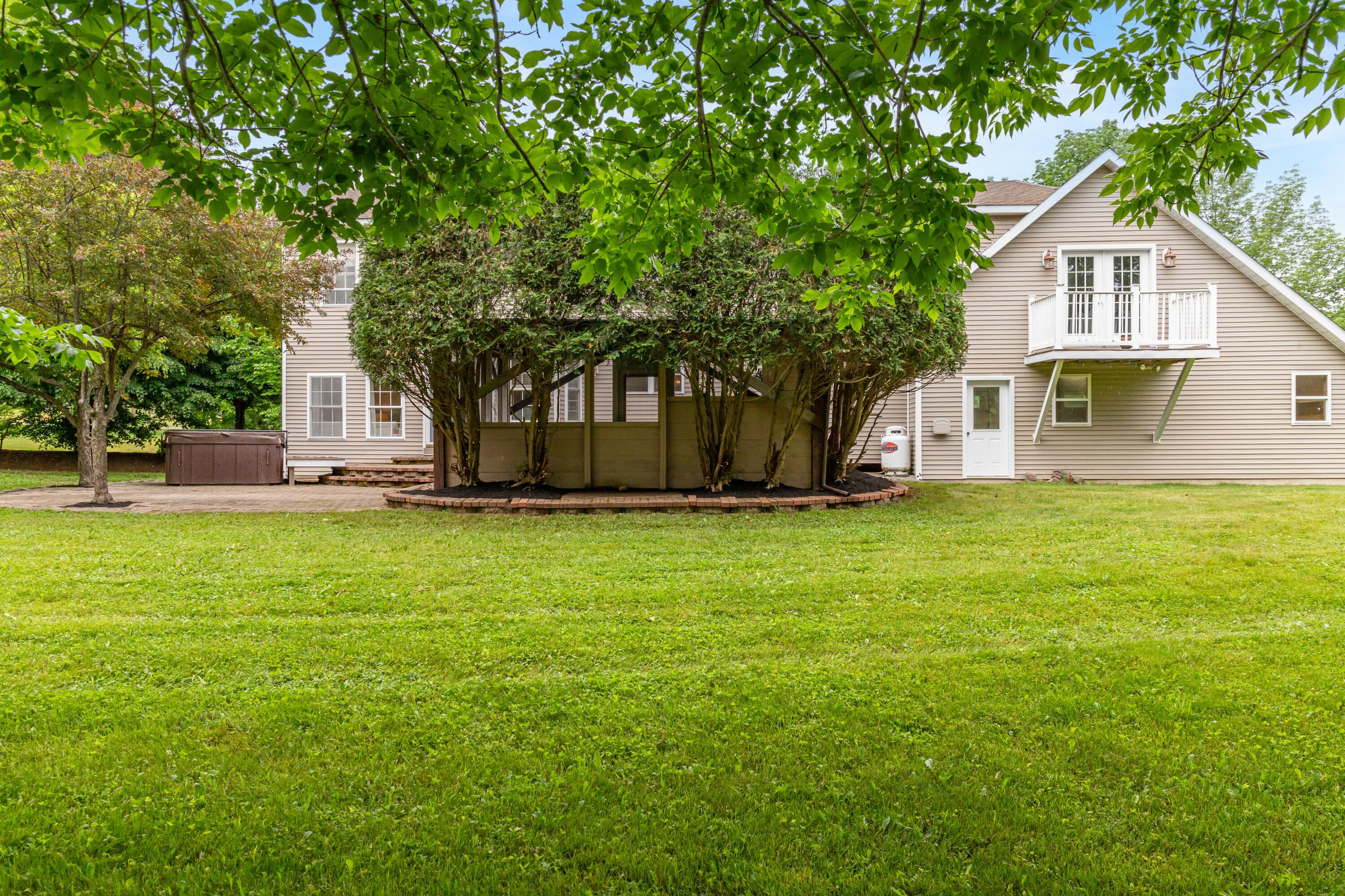 2040 School House Lane