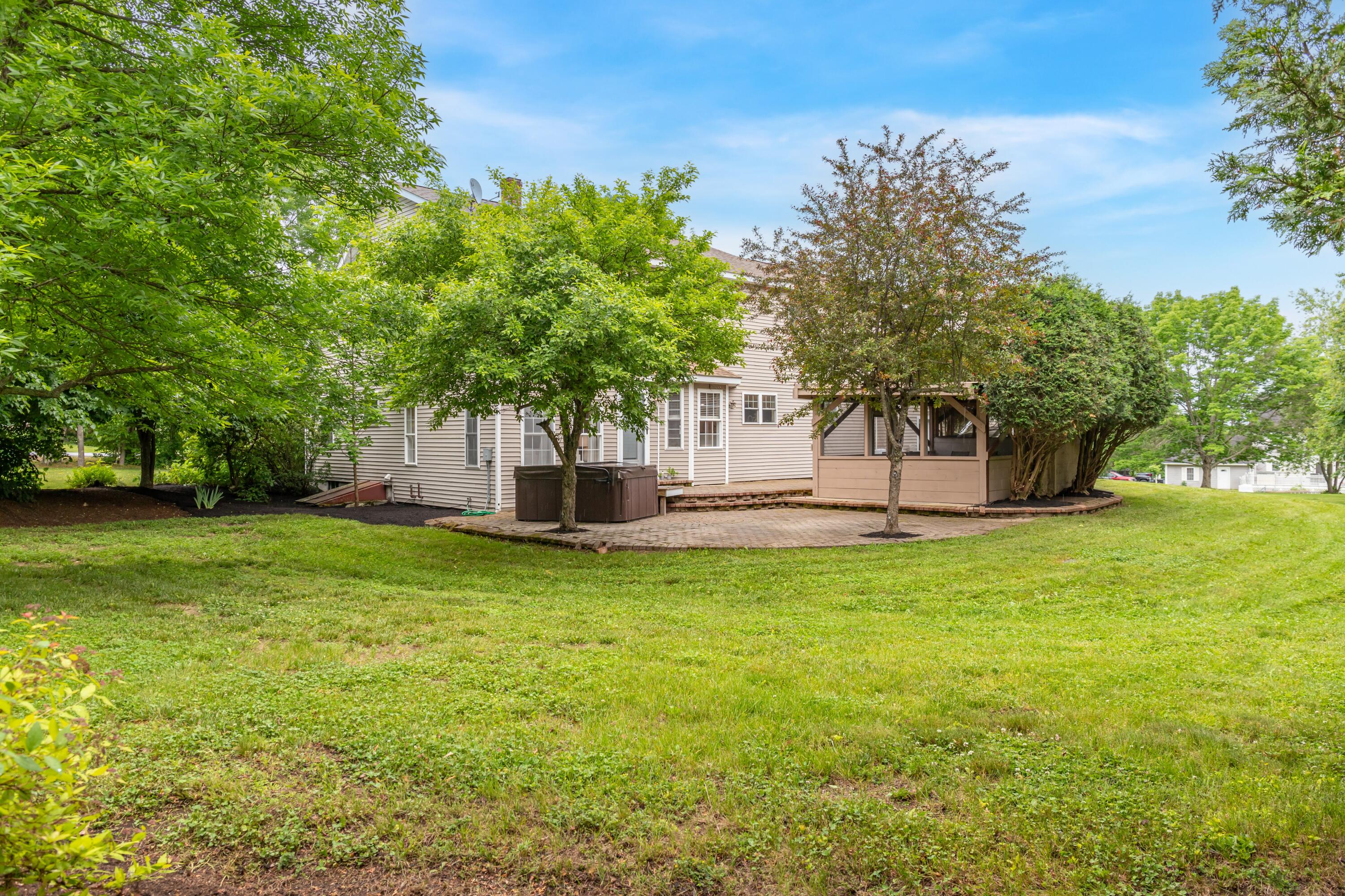 2040 School House Lane