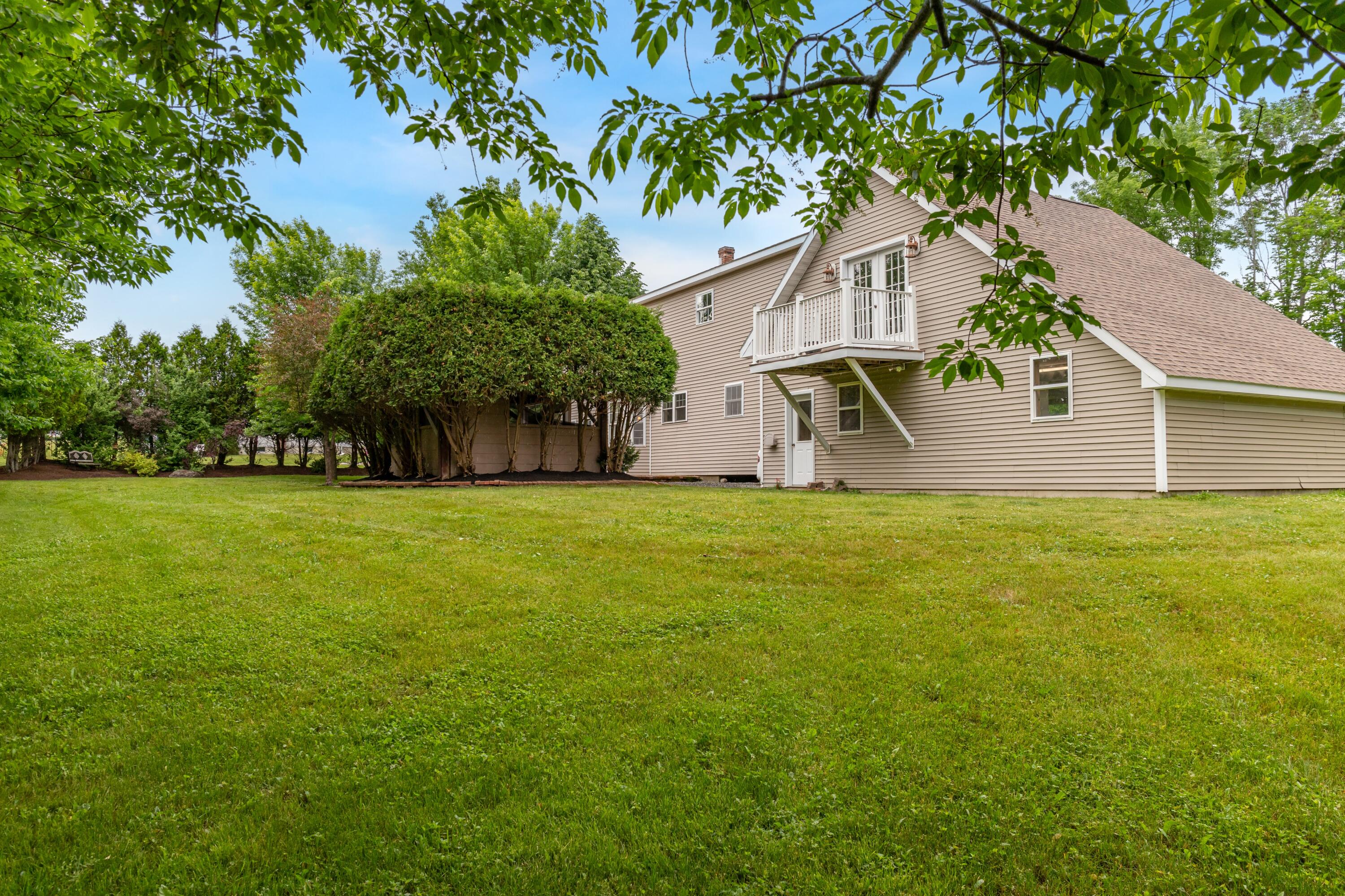 2040 School House Lane