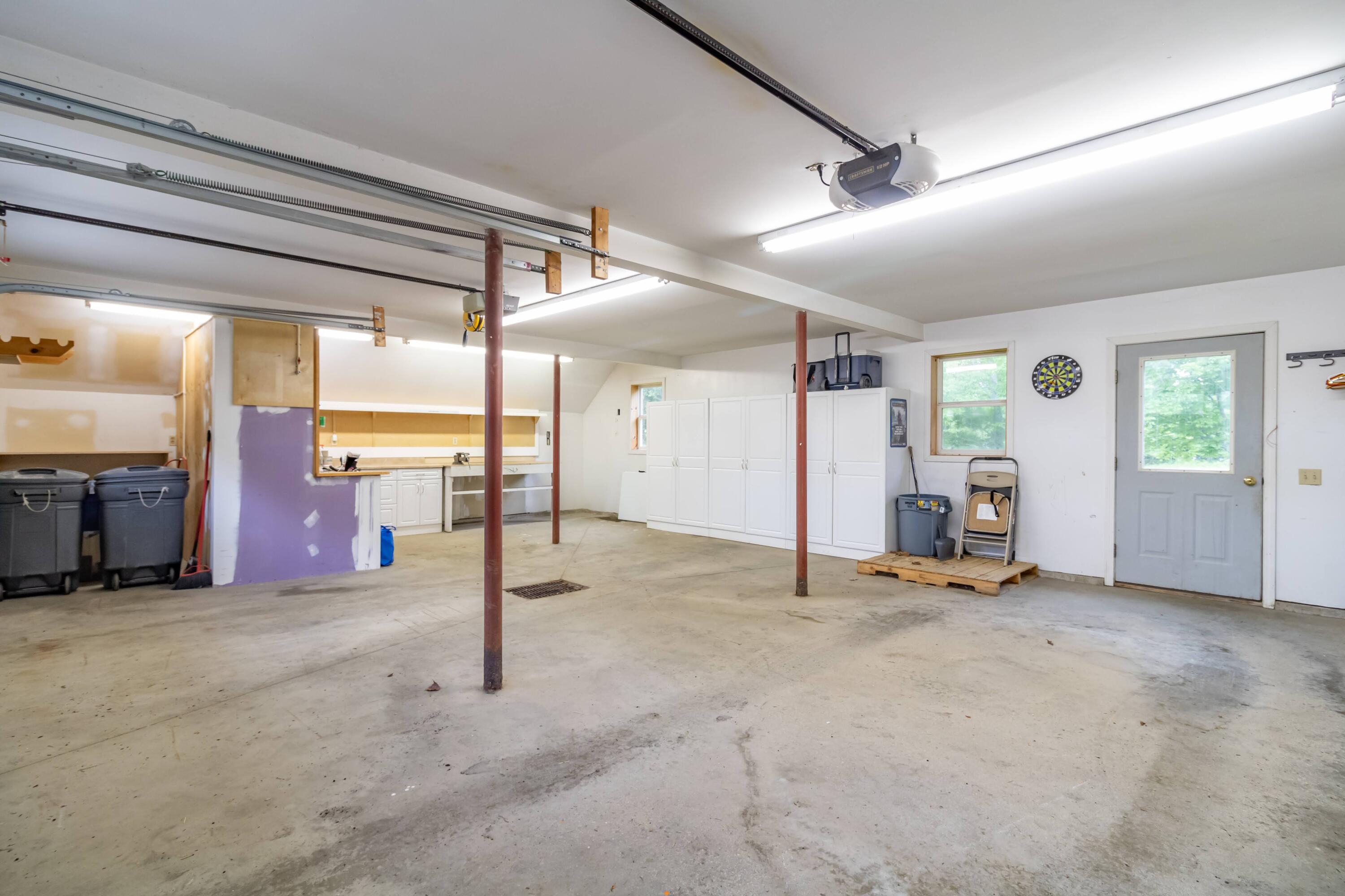 2040 School House Lane
