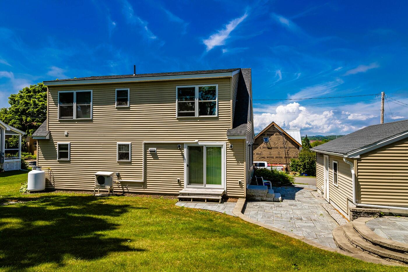 81 Crescent Street