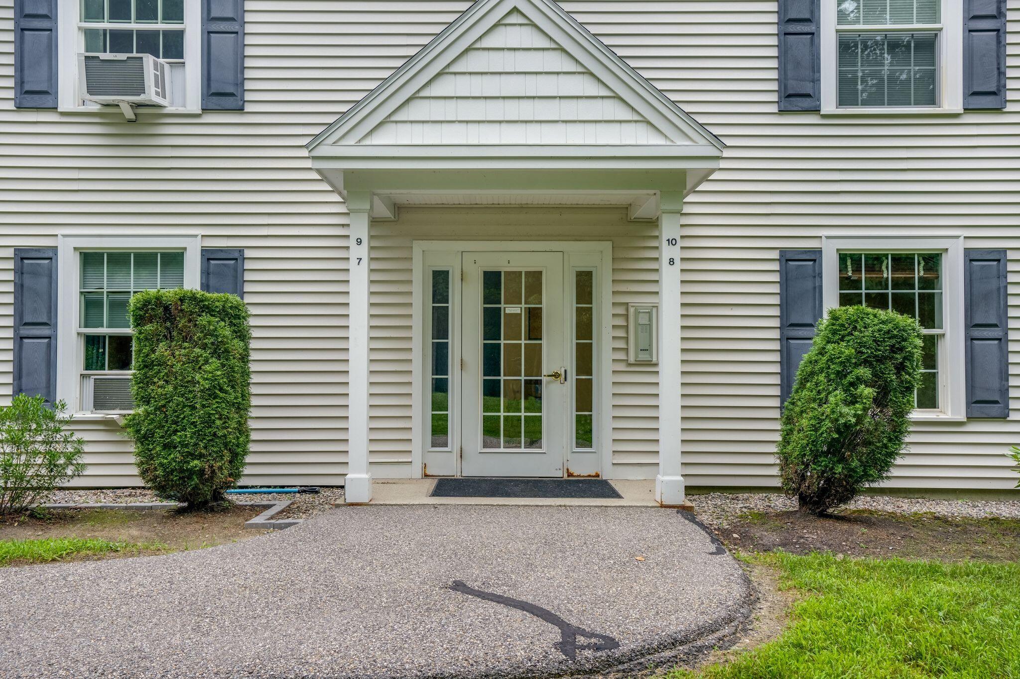 345 Saco Street, 8