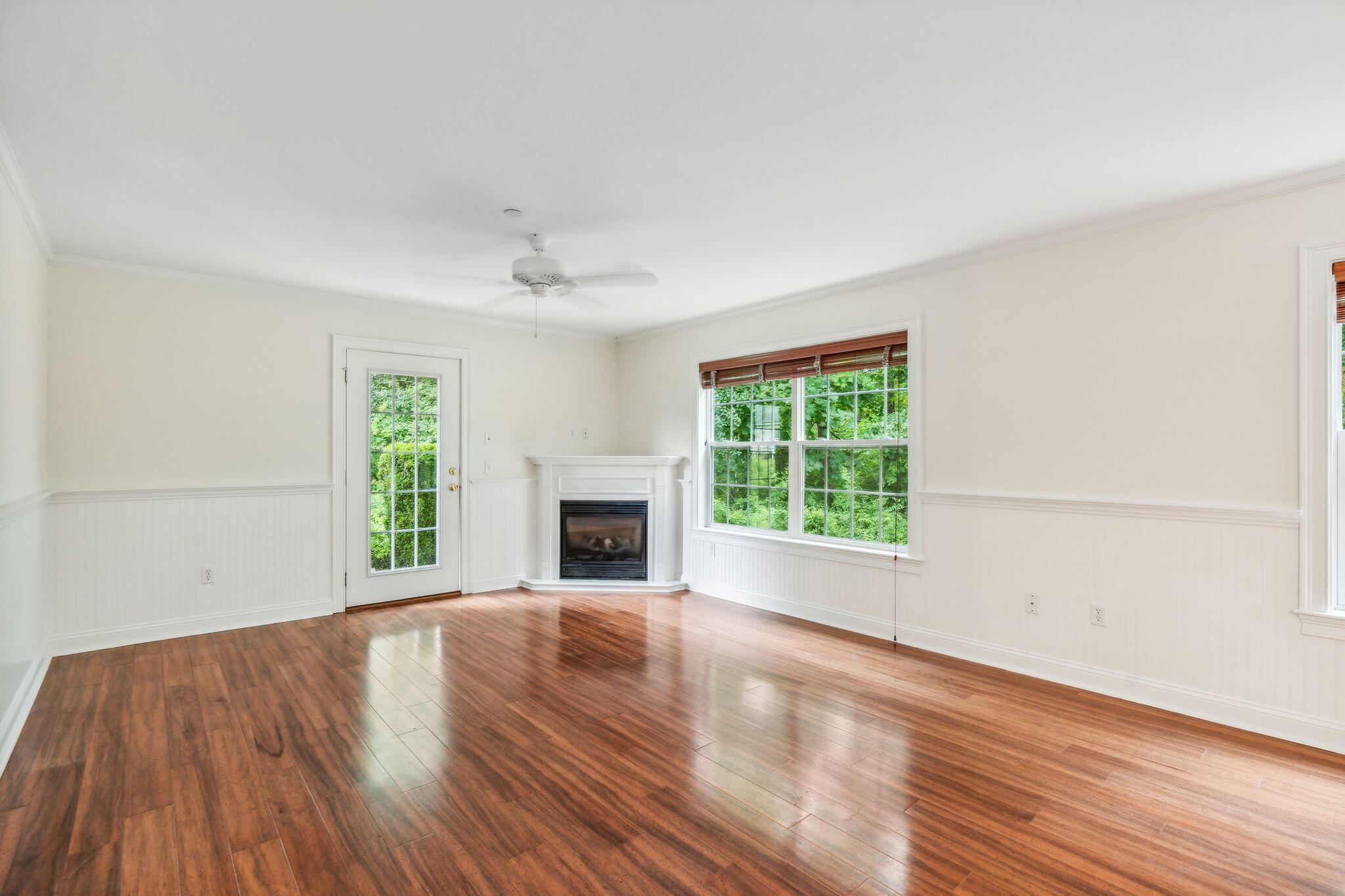345 Saco Street, 8
