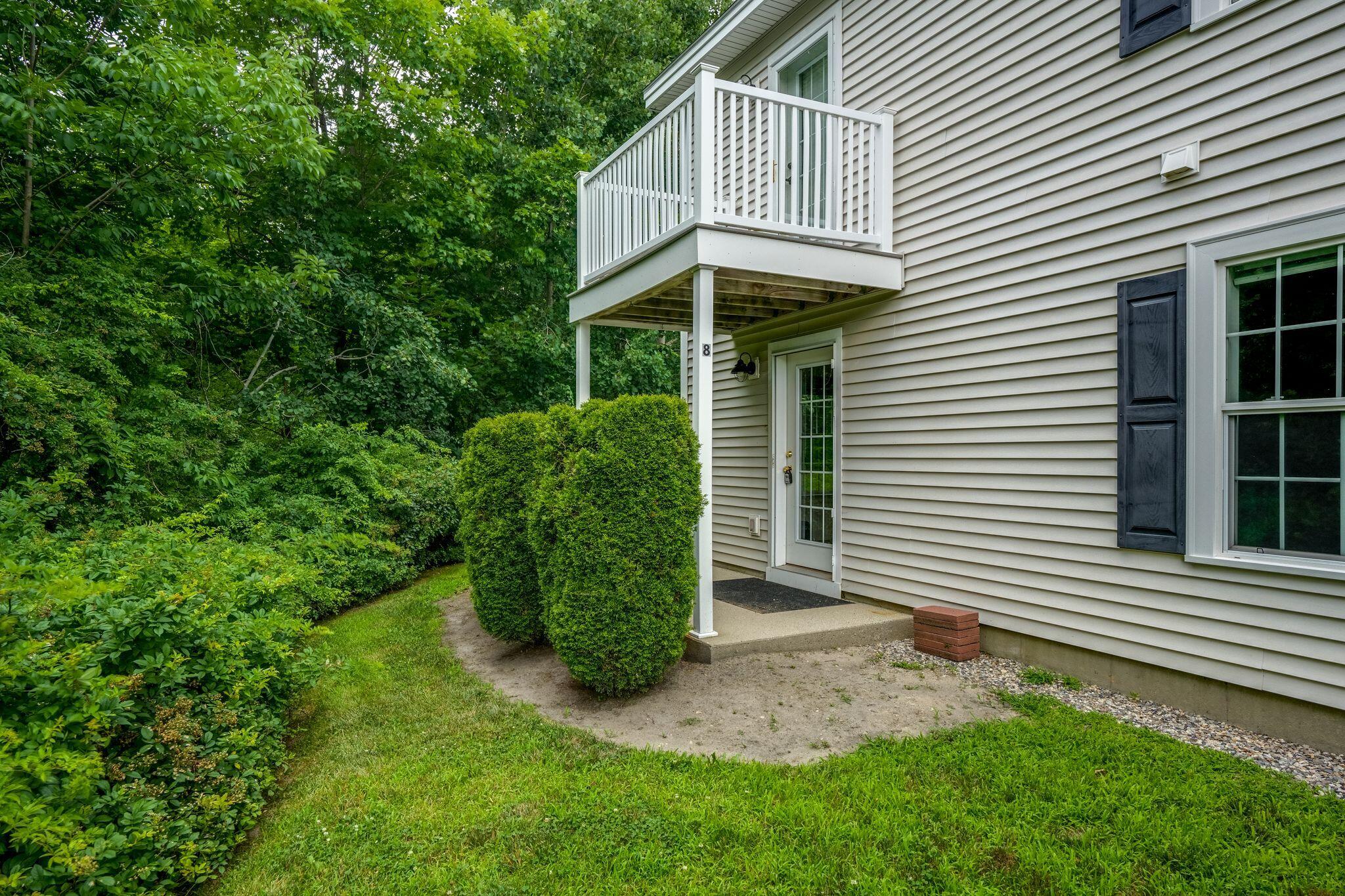 345 Saco Street, 8