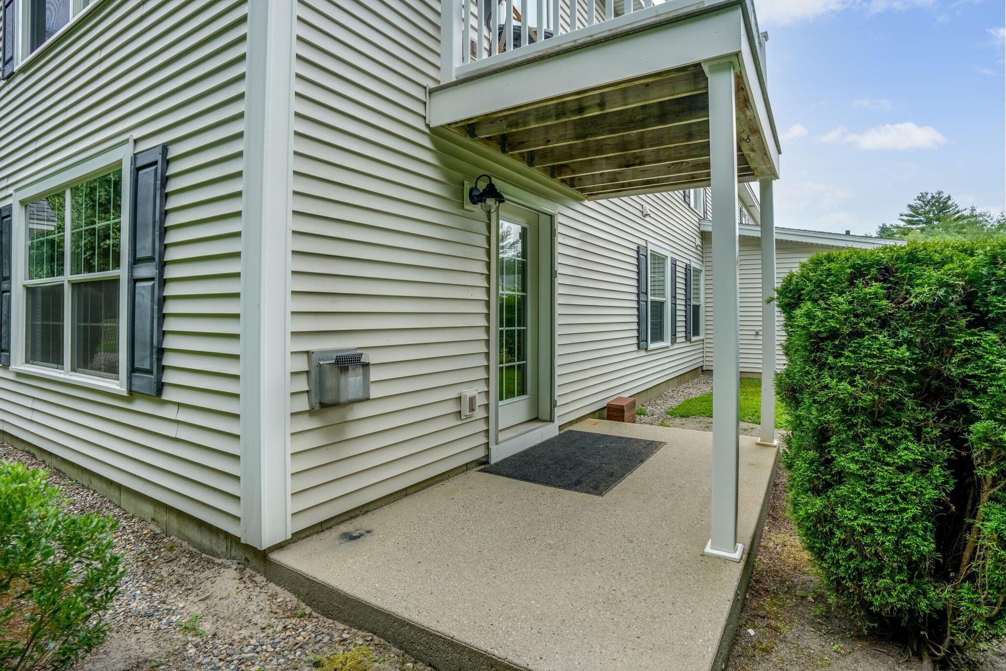 345 Saco Street, 8
