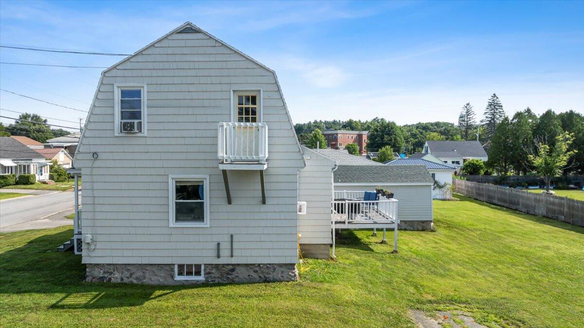 207 Farwell Street