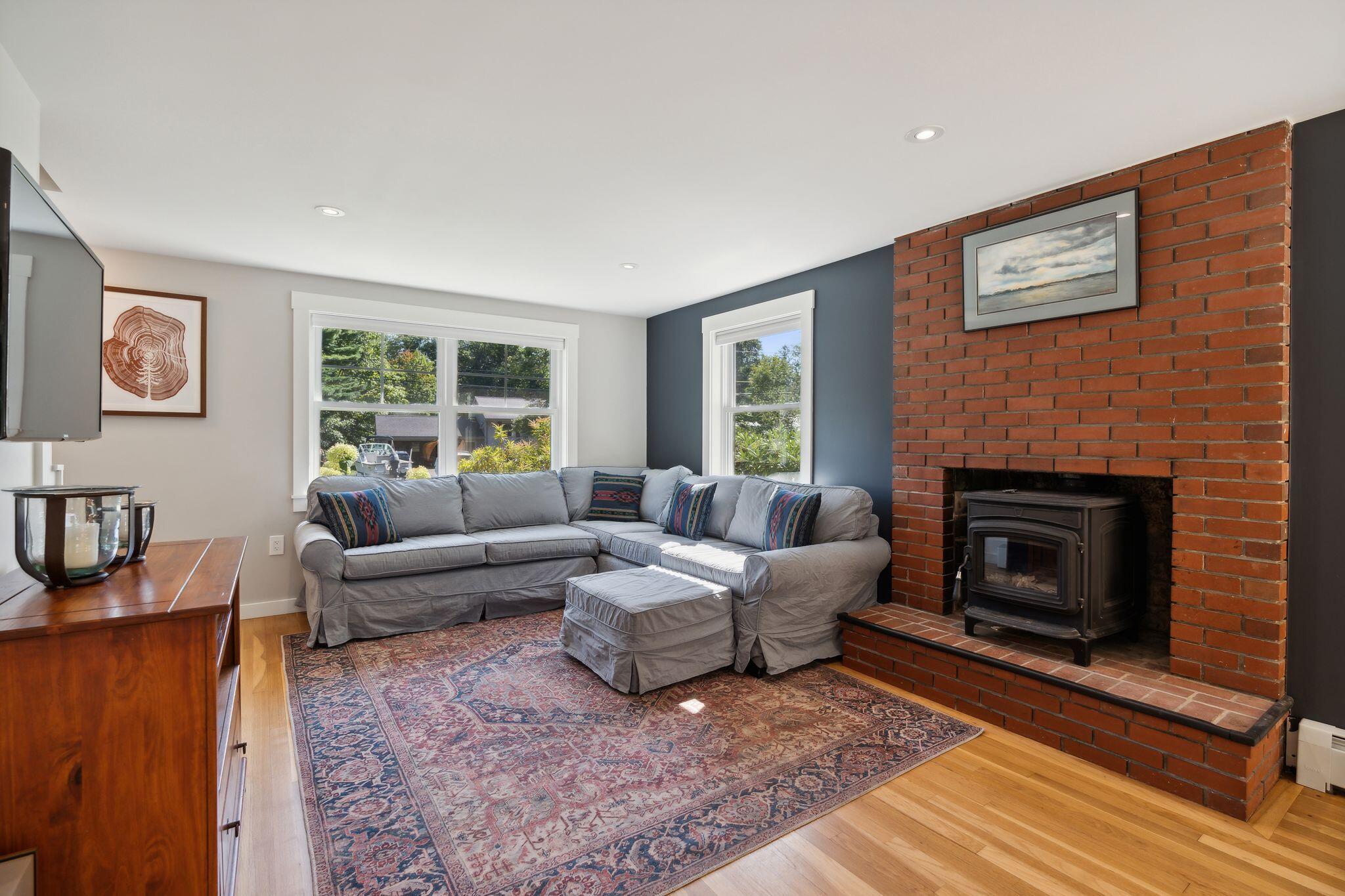 41 Meadowbrook Road