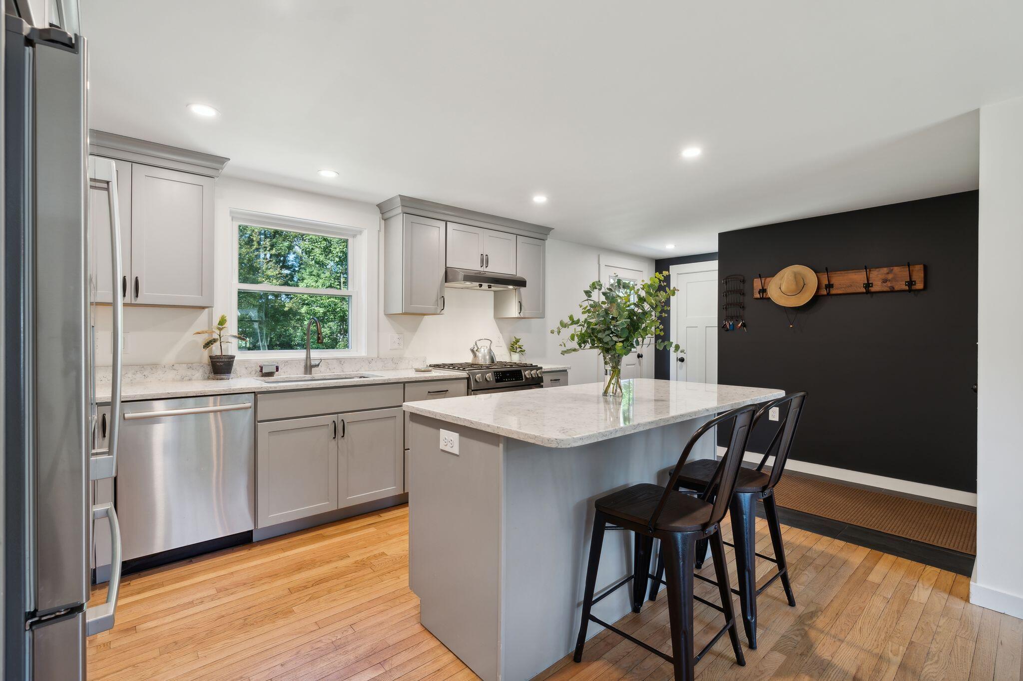 41 Meadowbrook Road