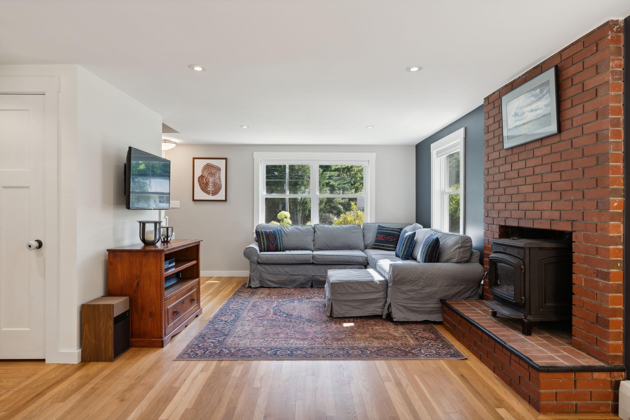 41 Meadowbrook Road