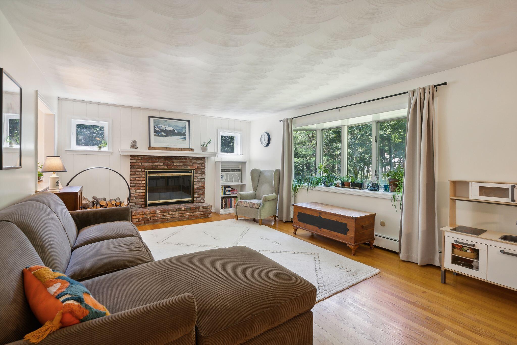 5 Laurel Road