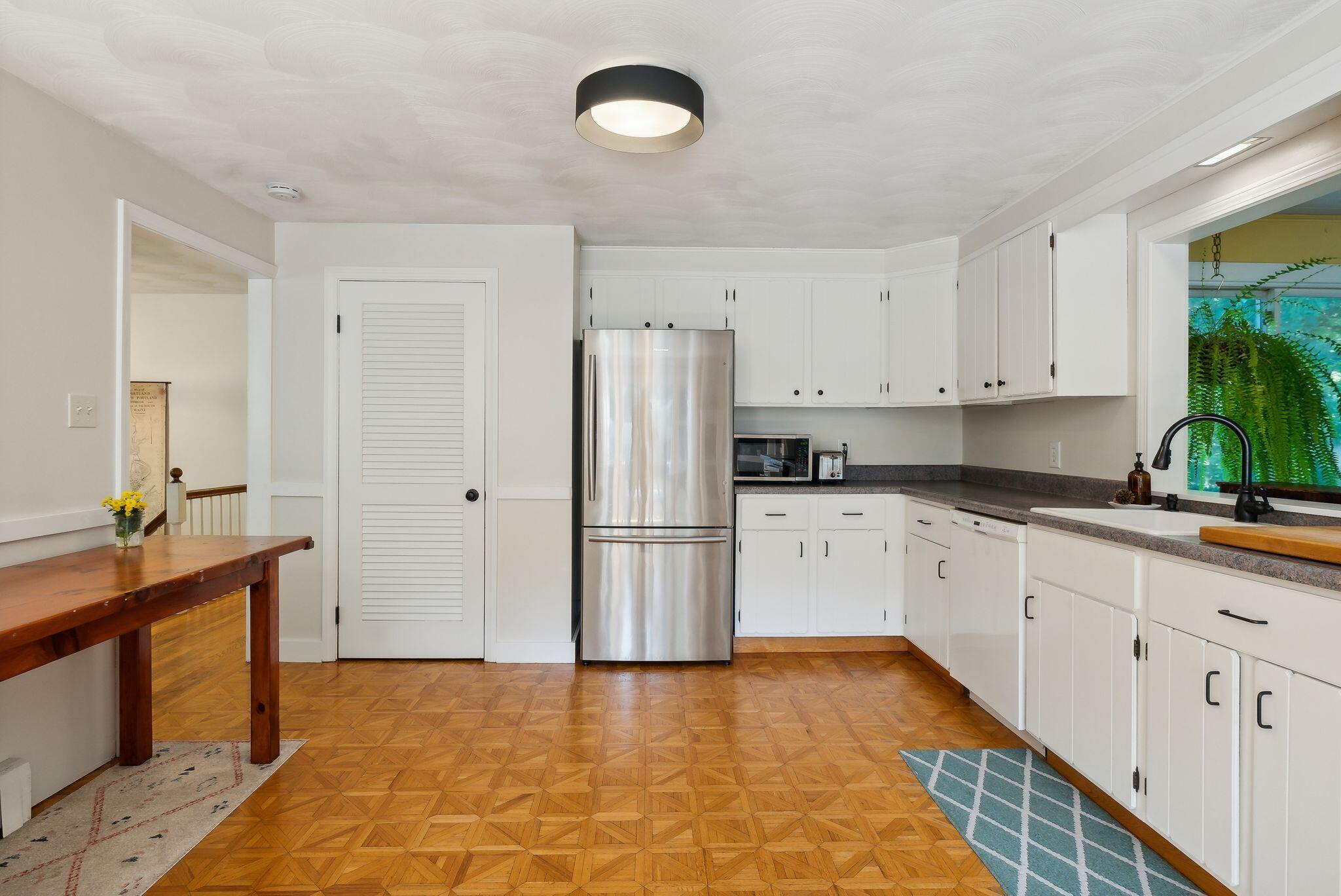 5 Laurel Road