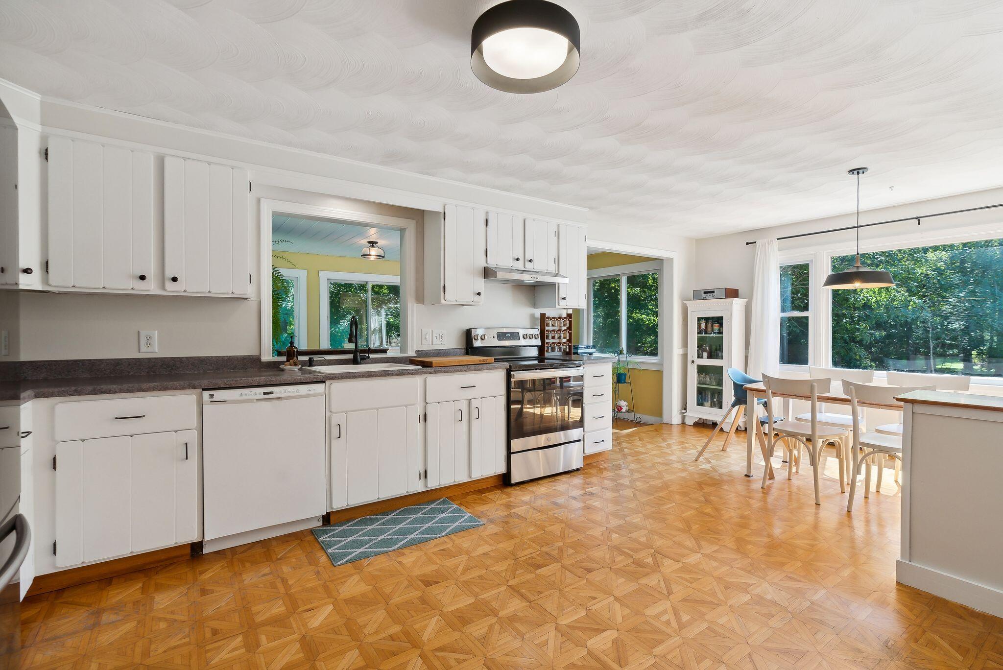 5 Laurel Road