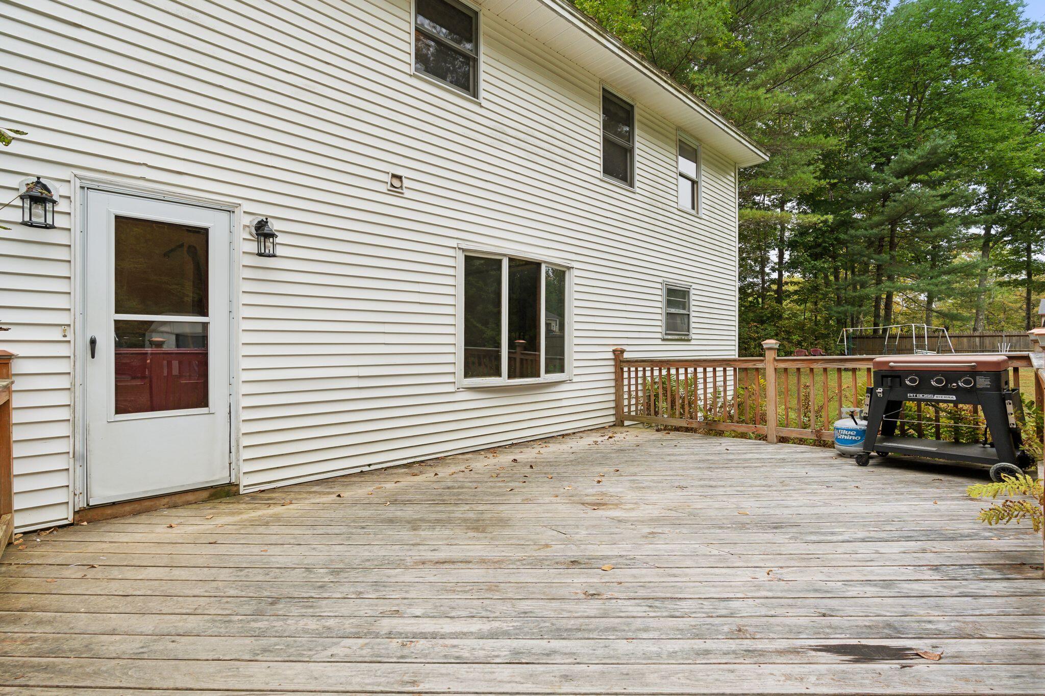 1653 River Road
