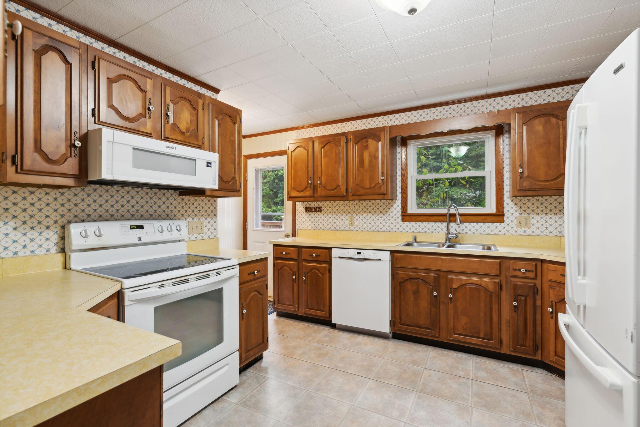 1653 River Road