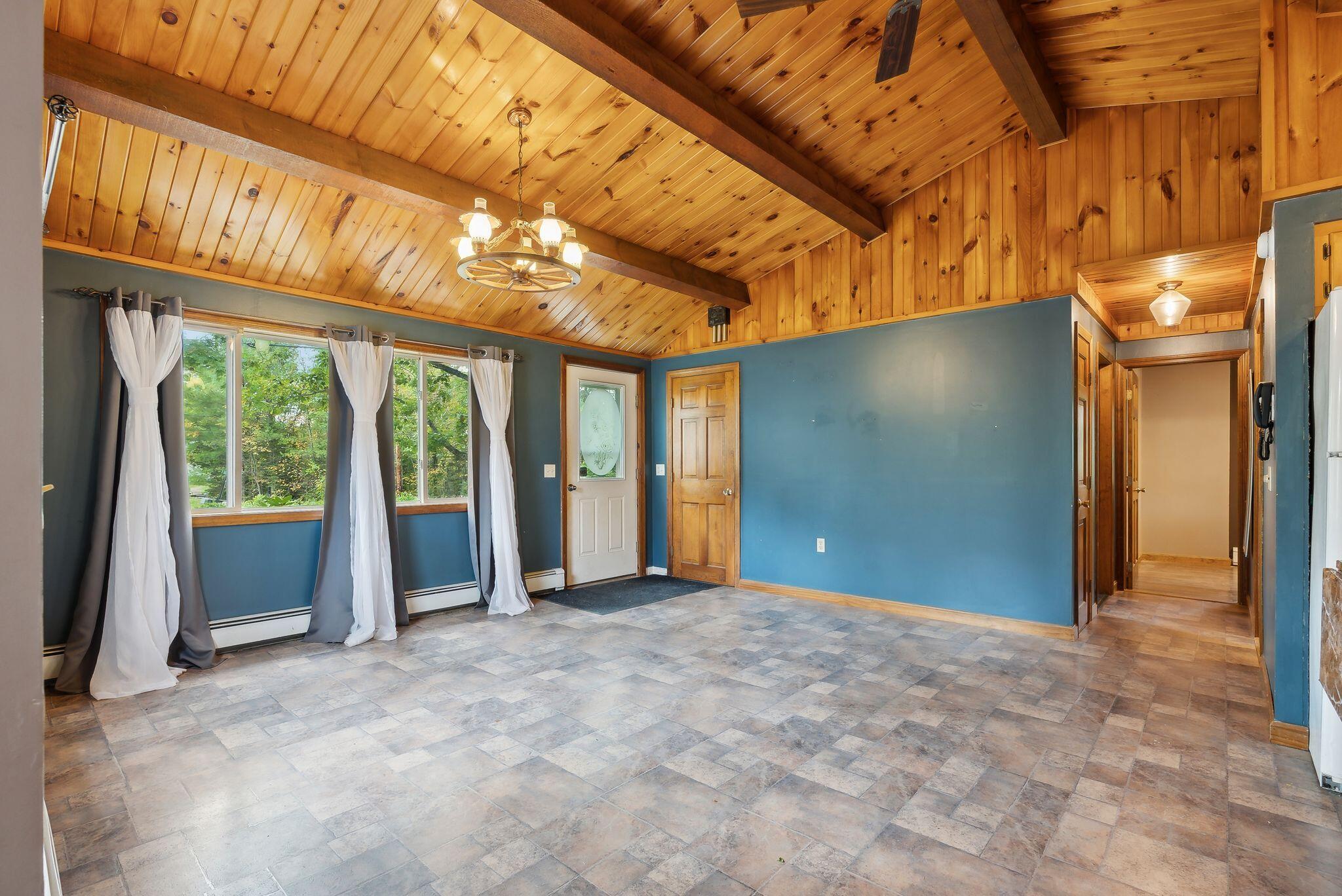 820 W Etna Road