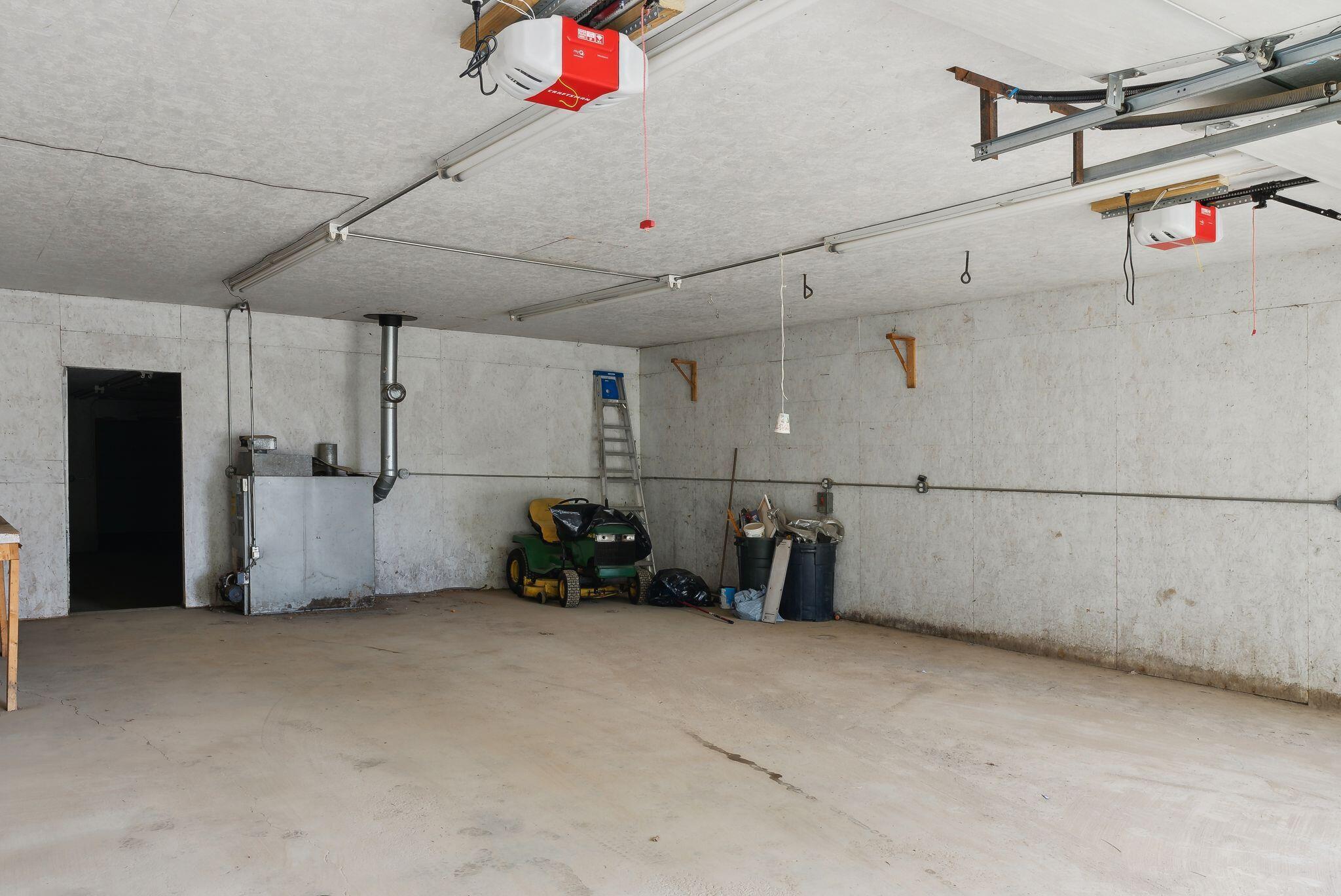 820 W Etna Road