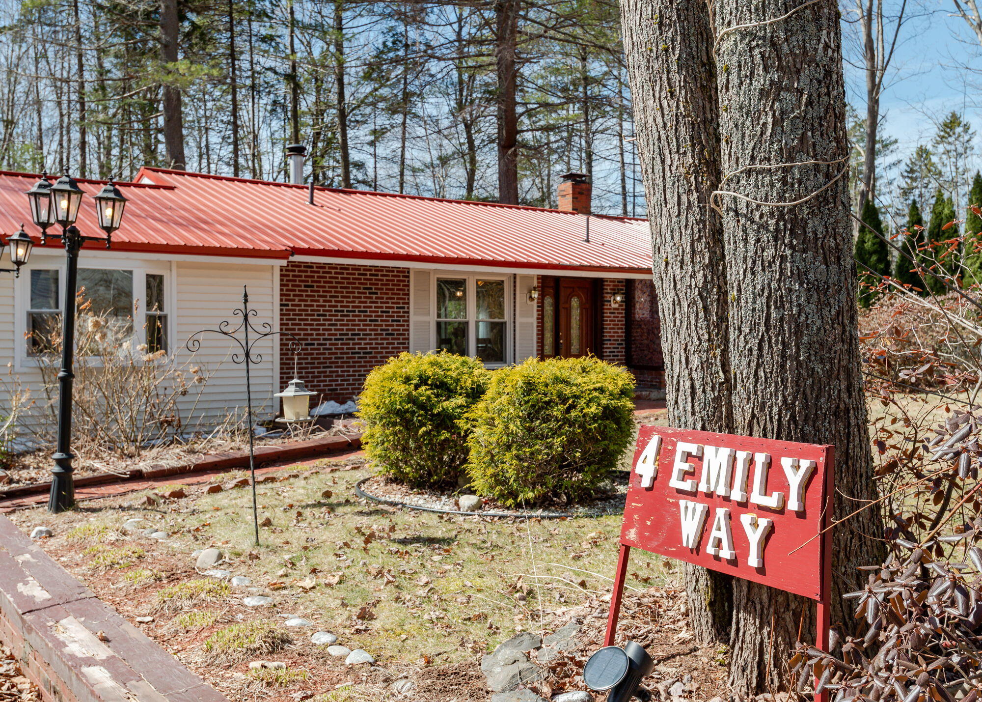 4 Emily Way